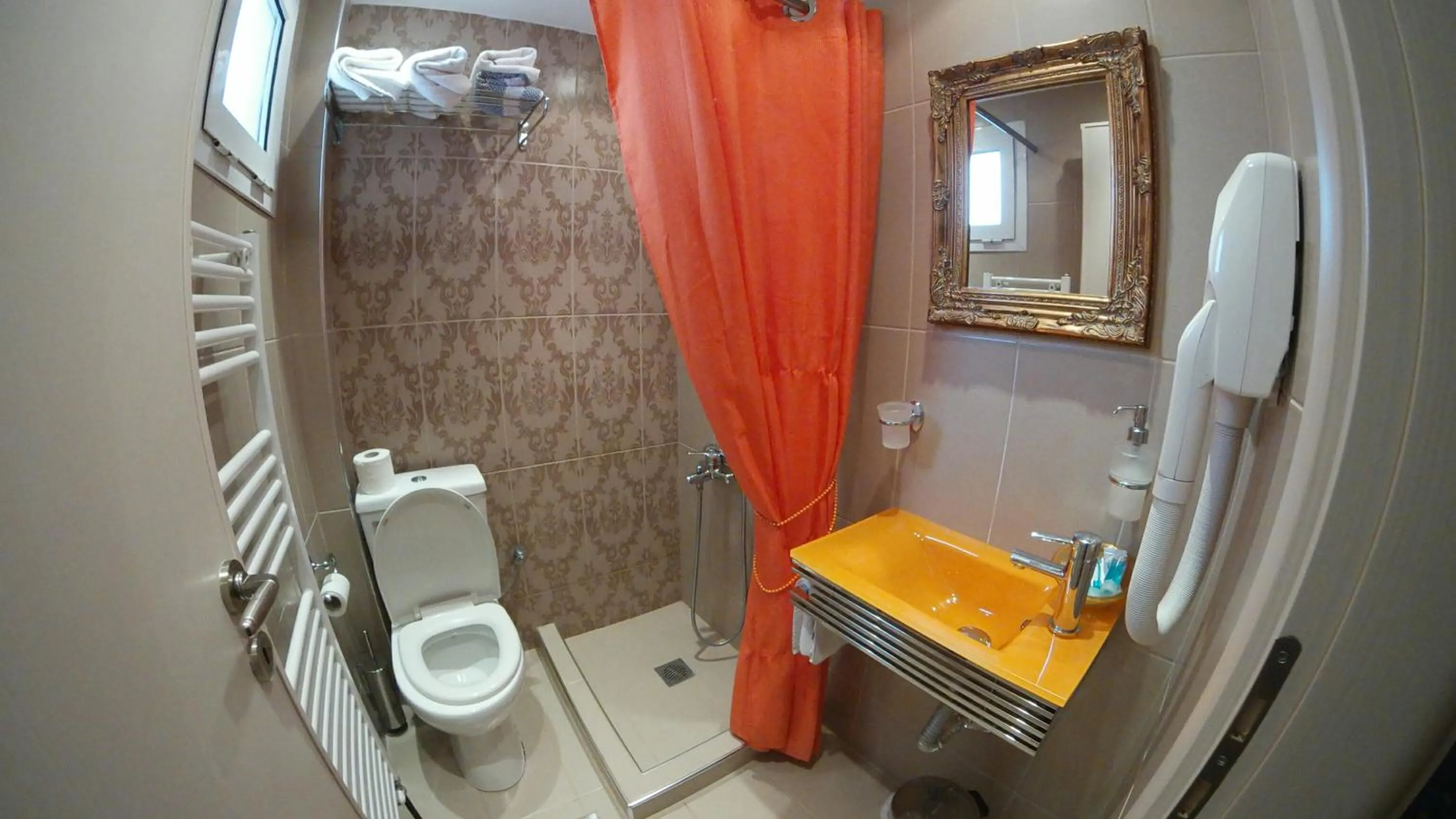 Shower in Hotel Mirto