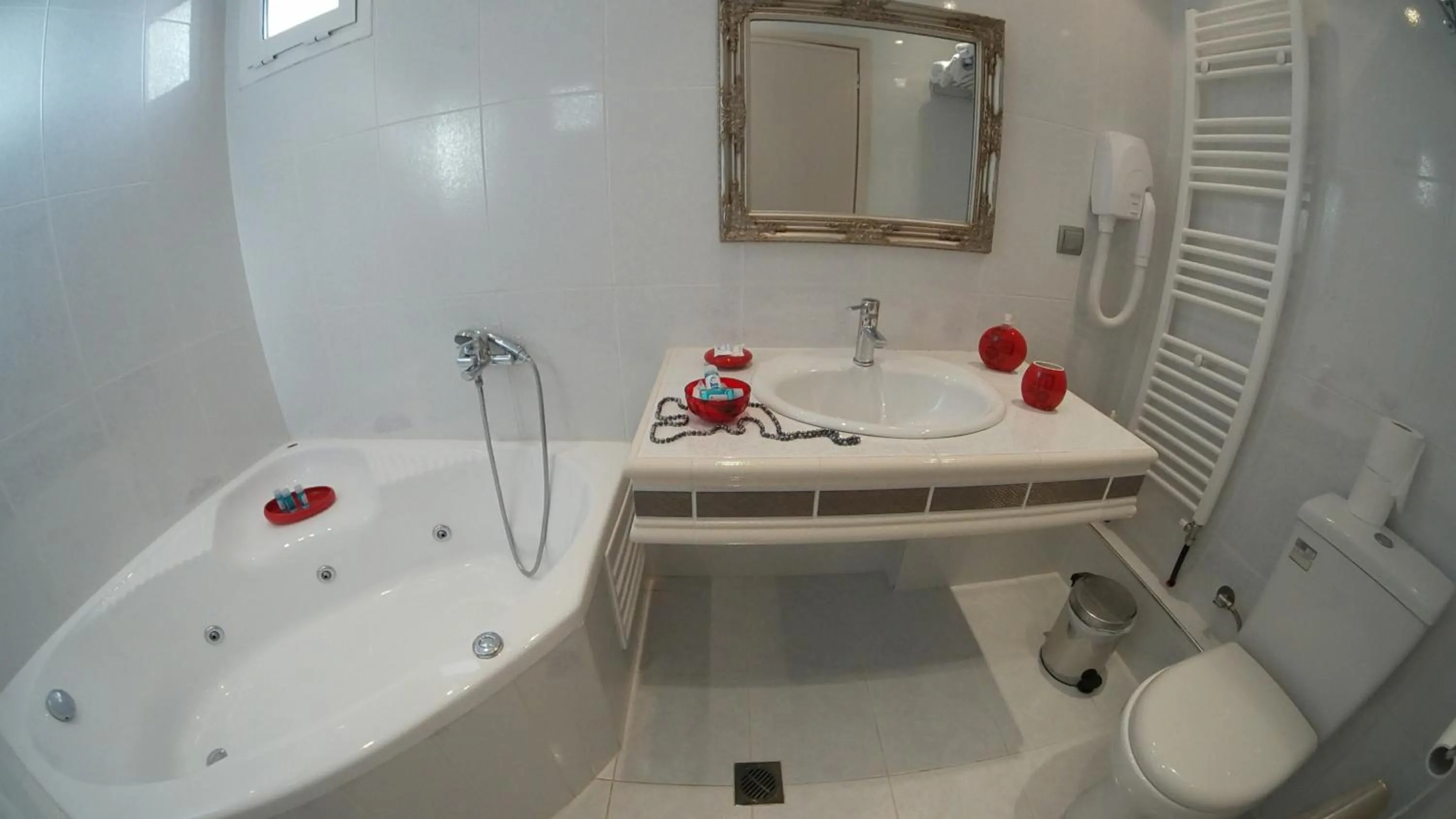 Toilet in Hotel Mirto