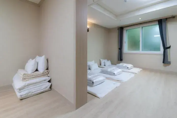 Bed in Mj Hotel Bed in Mj Hotel