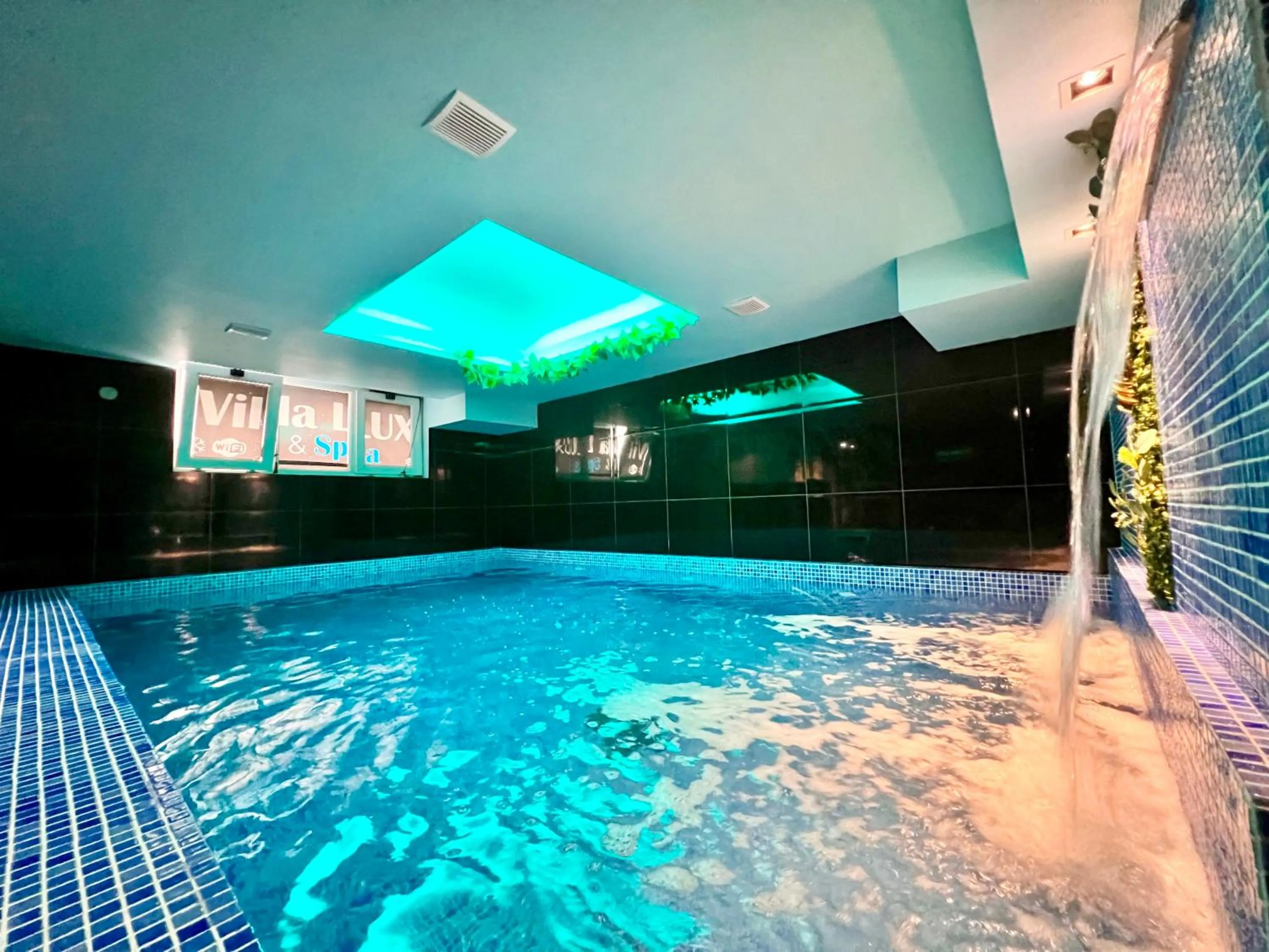 Pool view in Hotel & Spa Villa Luxe