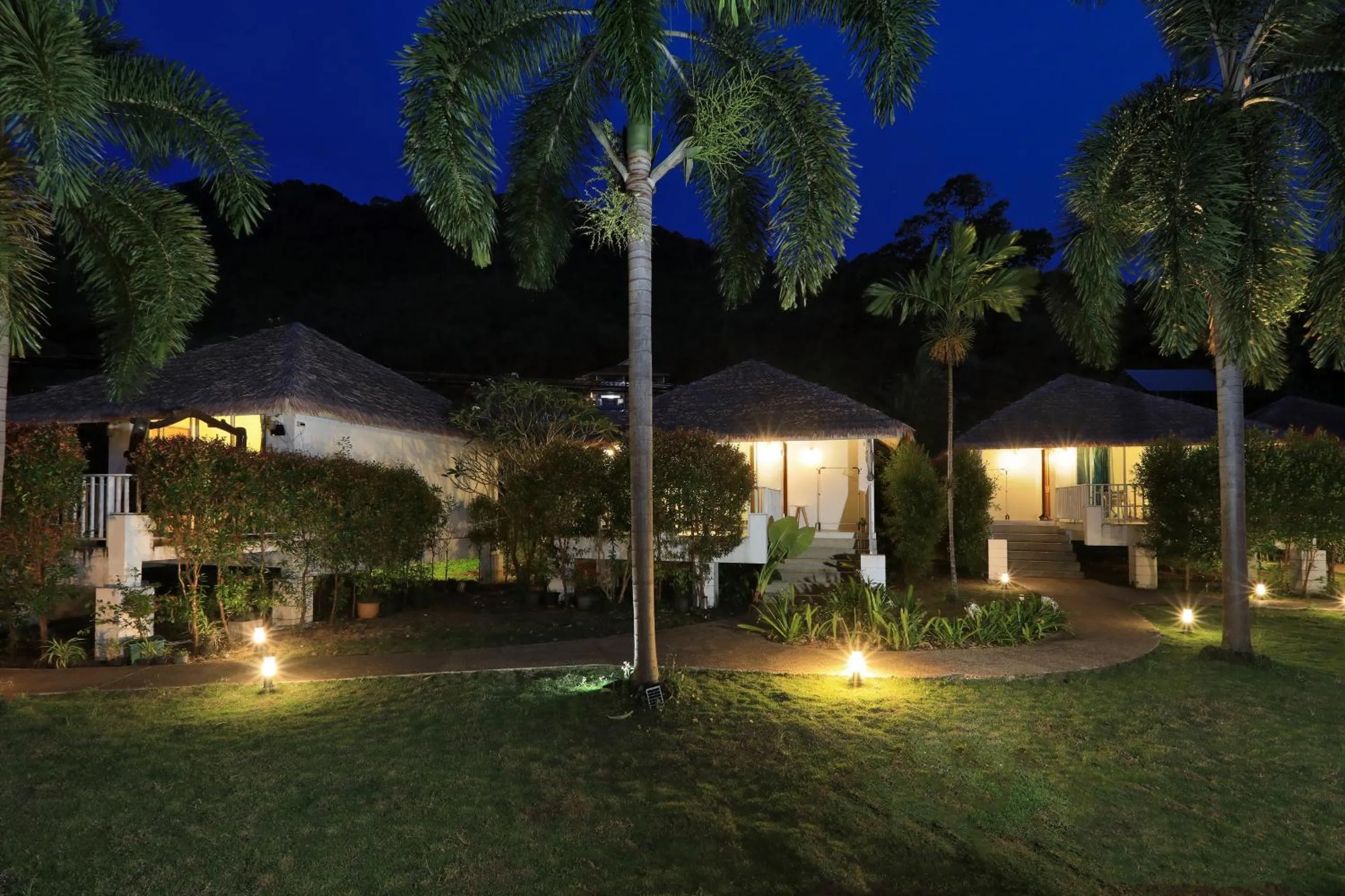 Night in Daydream villa resort