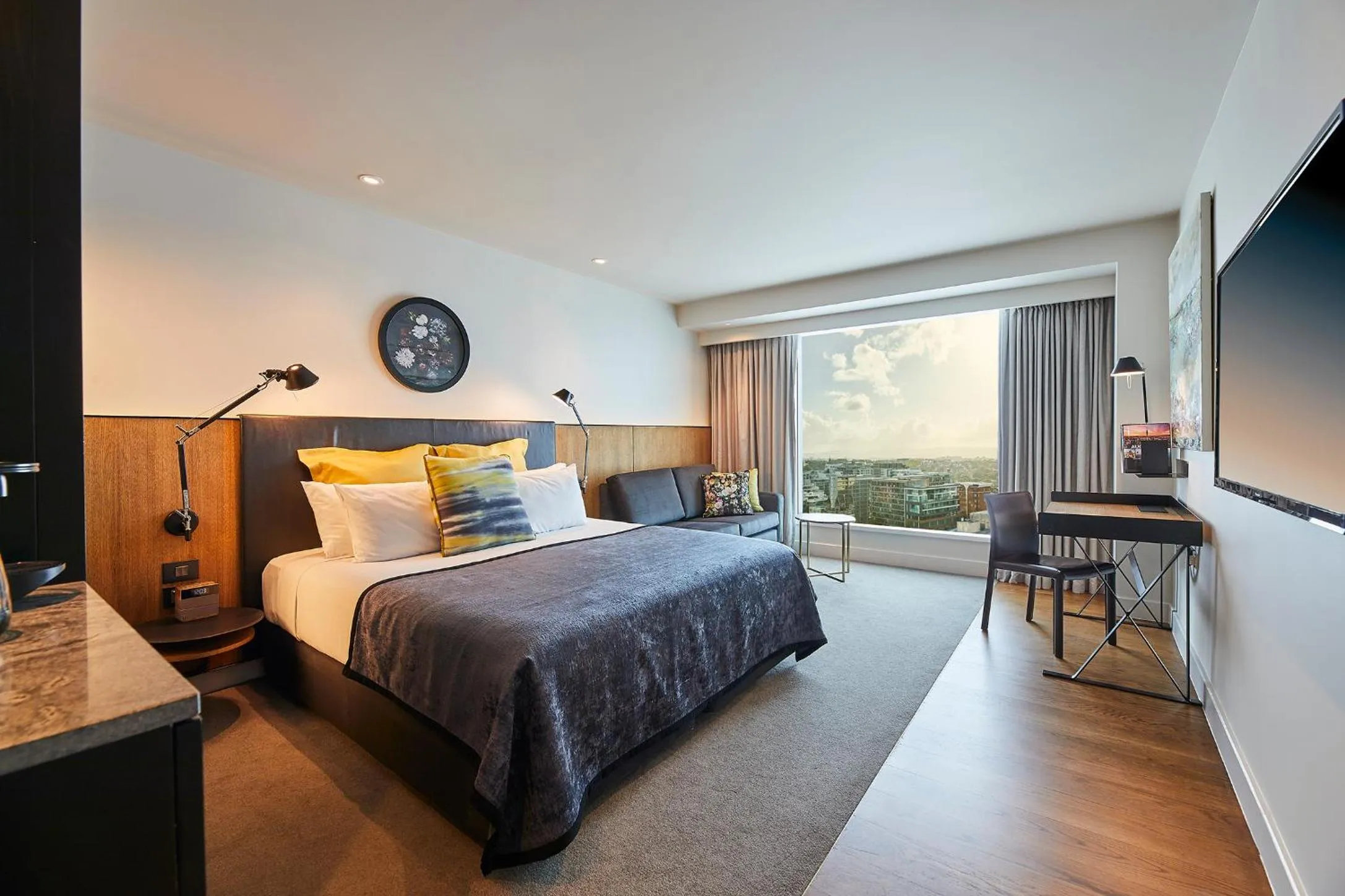 Photo of the whole room, Bed in The Grand by SkyCity