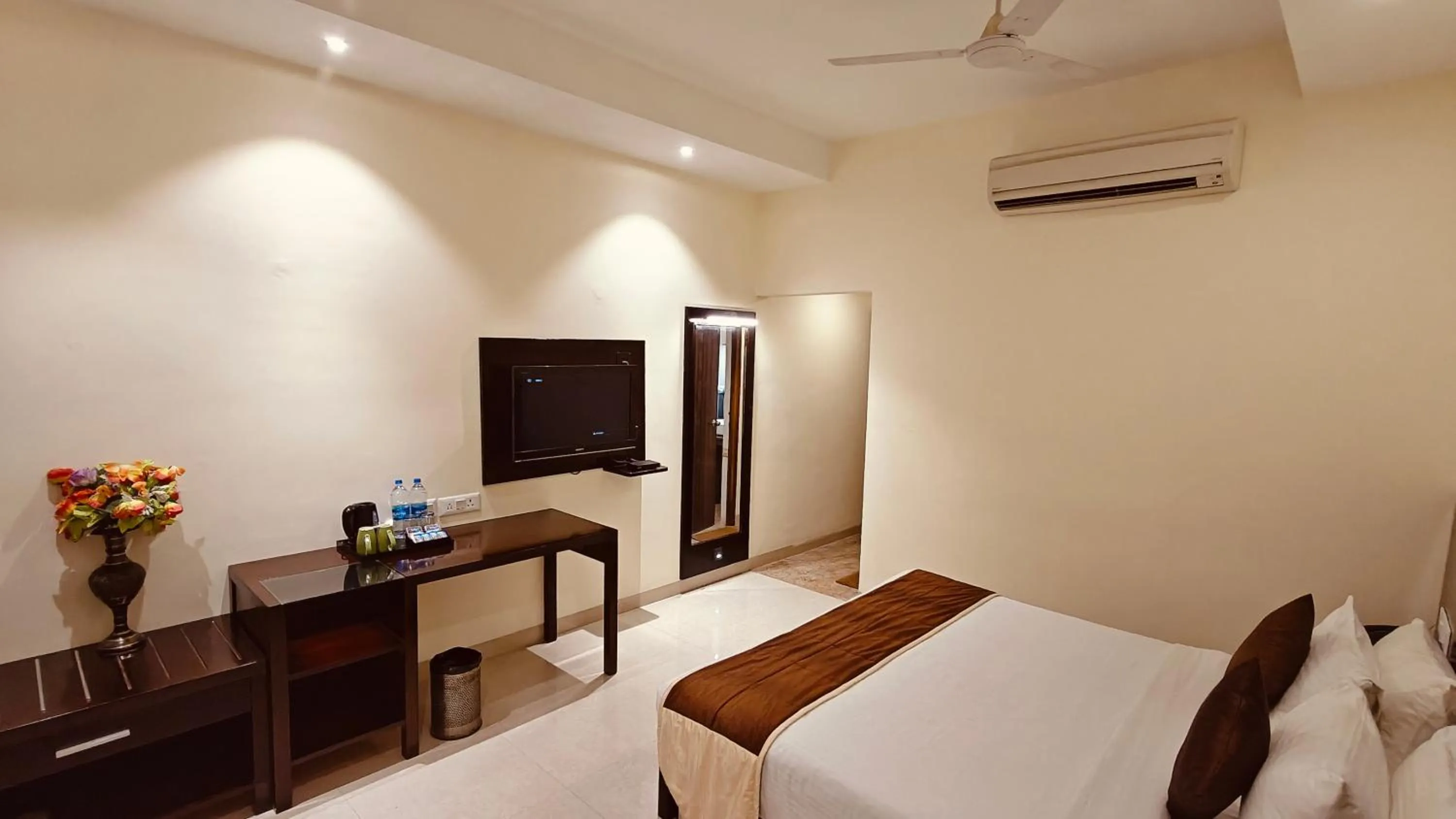 Bed in Alps Residency - A Bergamont Hotel, Krishnagiri