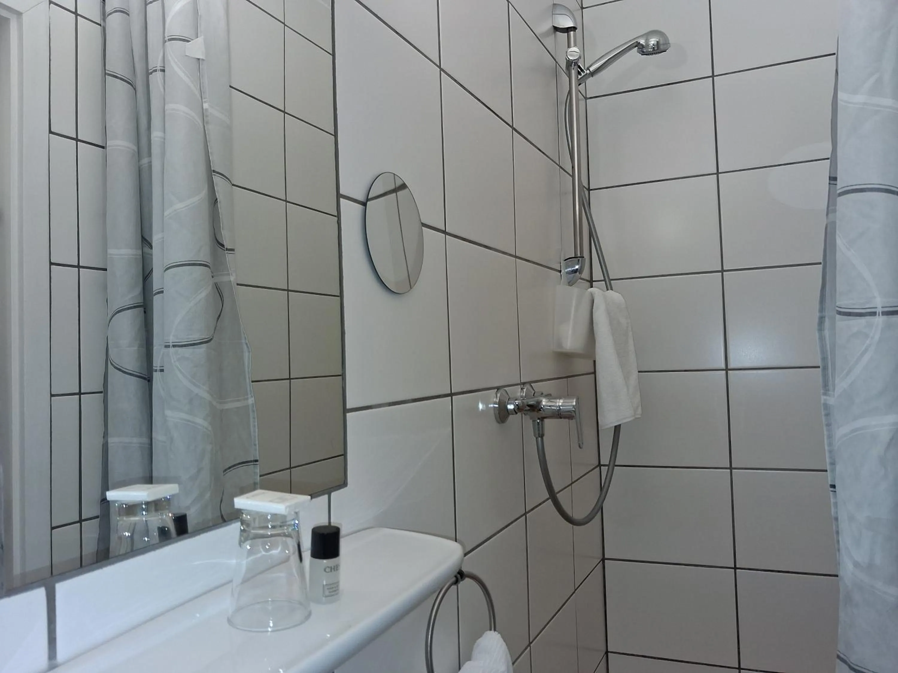 Shower in Südhotel