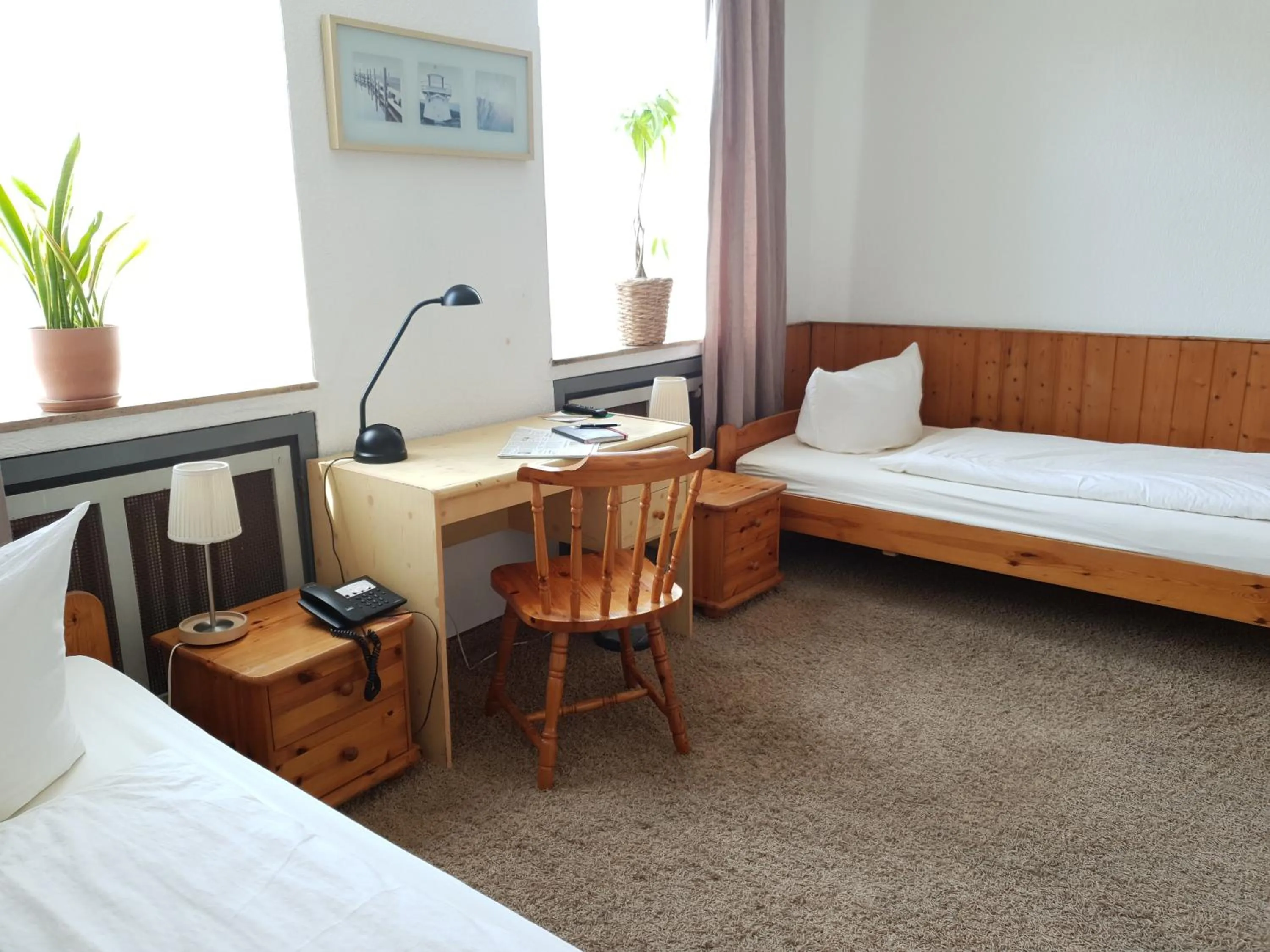 Photo of the whole room, Bed in Südhotel