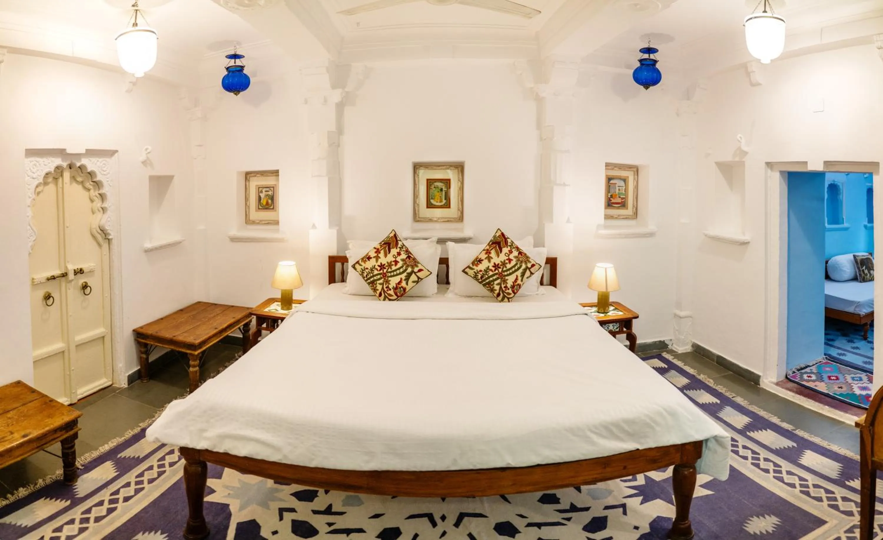 Bed in Kankarwa Haveli