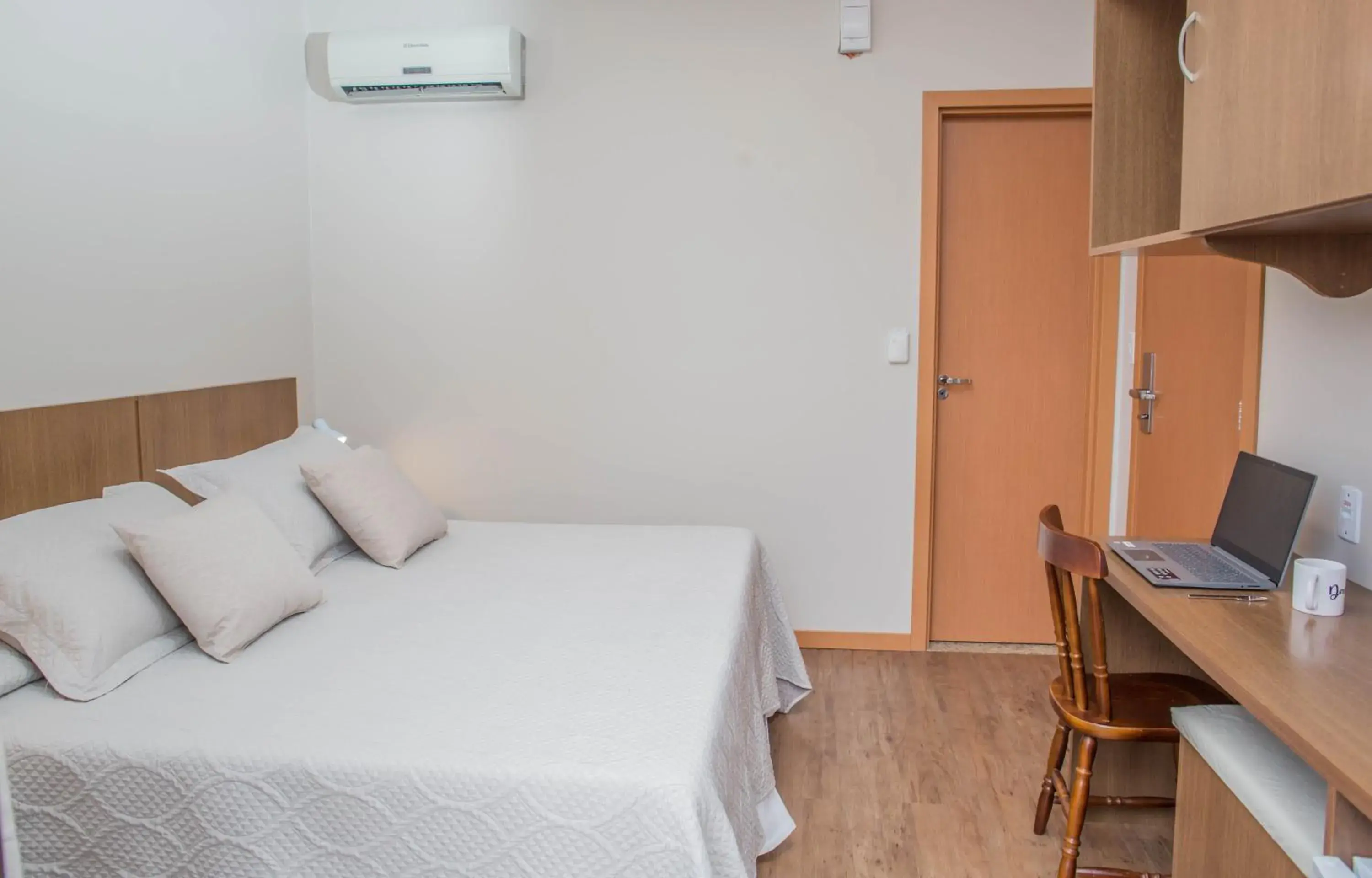 Superior King Room - single occupancy in Hotel Monte Carlo Superior King Room - single occupancy in Hotel Monte Carlo