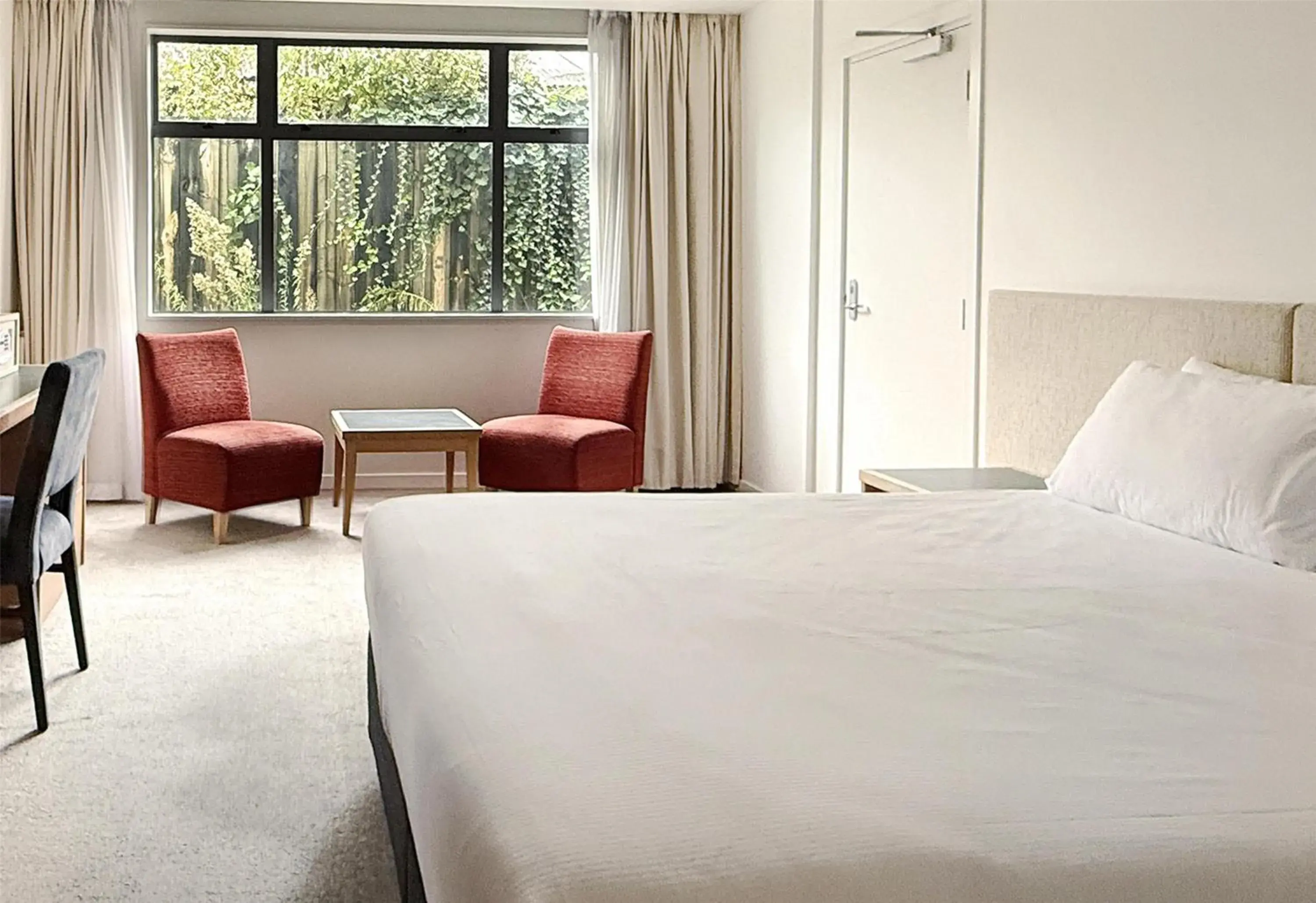 Bedroom, Bed in Sudima Hotel Lake Rotorua Bedroom, Bed in Sudima Hotel Lake Rotorua