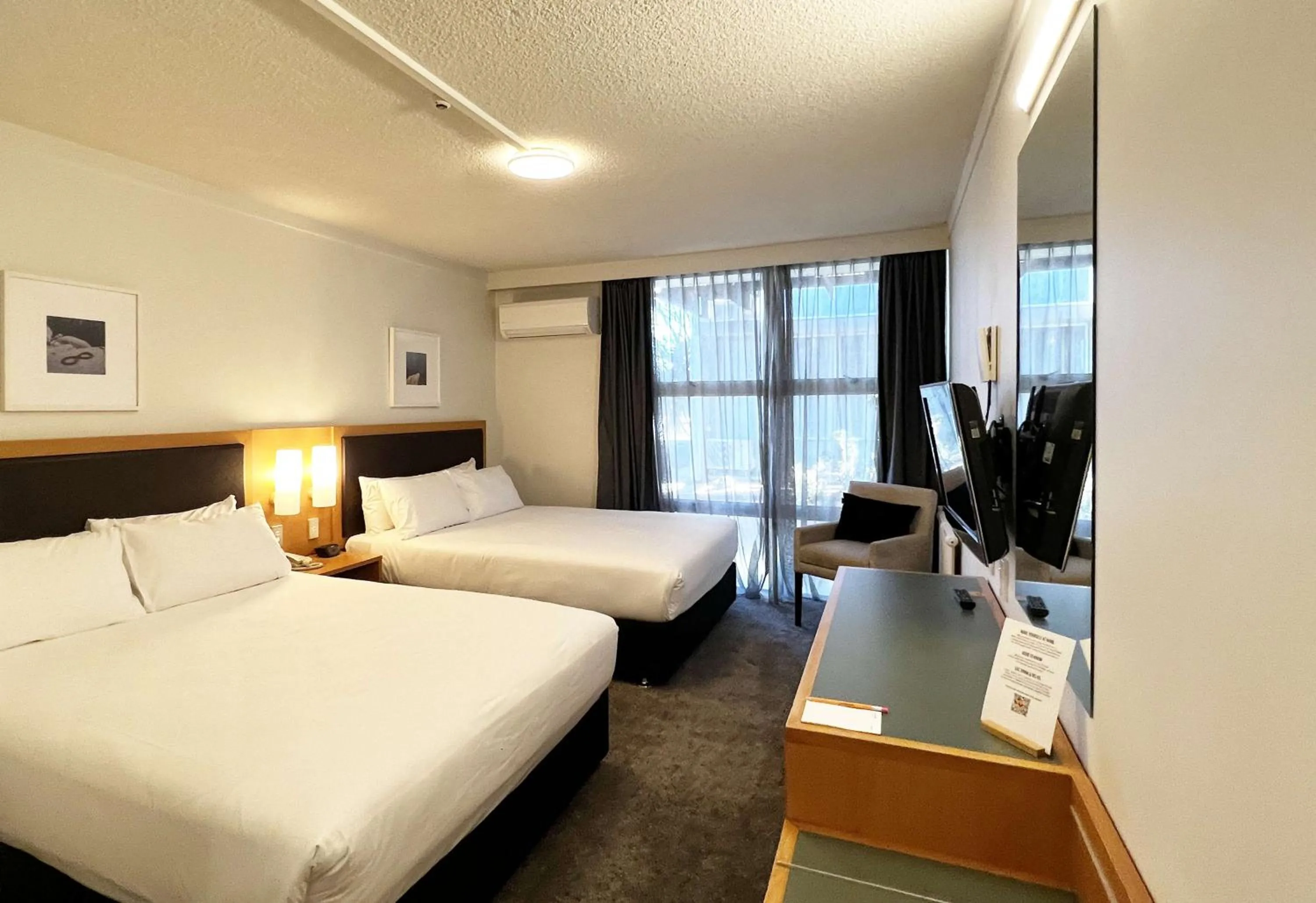 Bedroom, Bed in Sudima Hotel Lake Rotorua