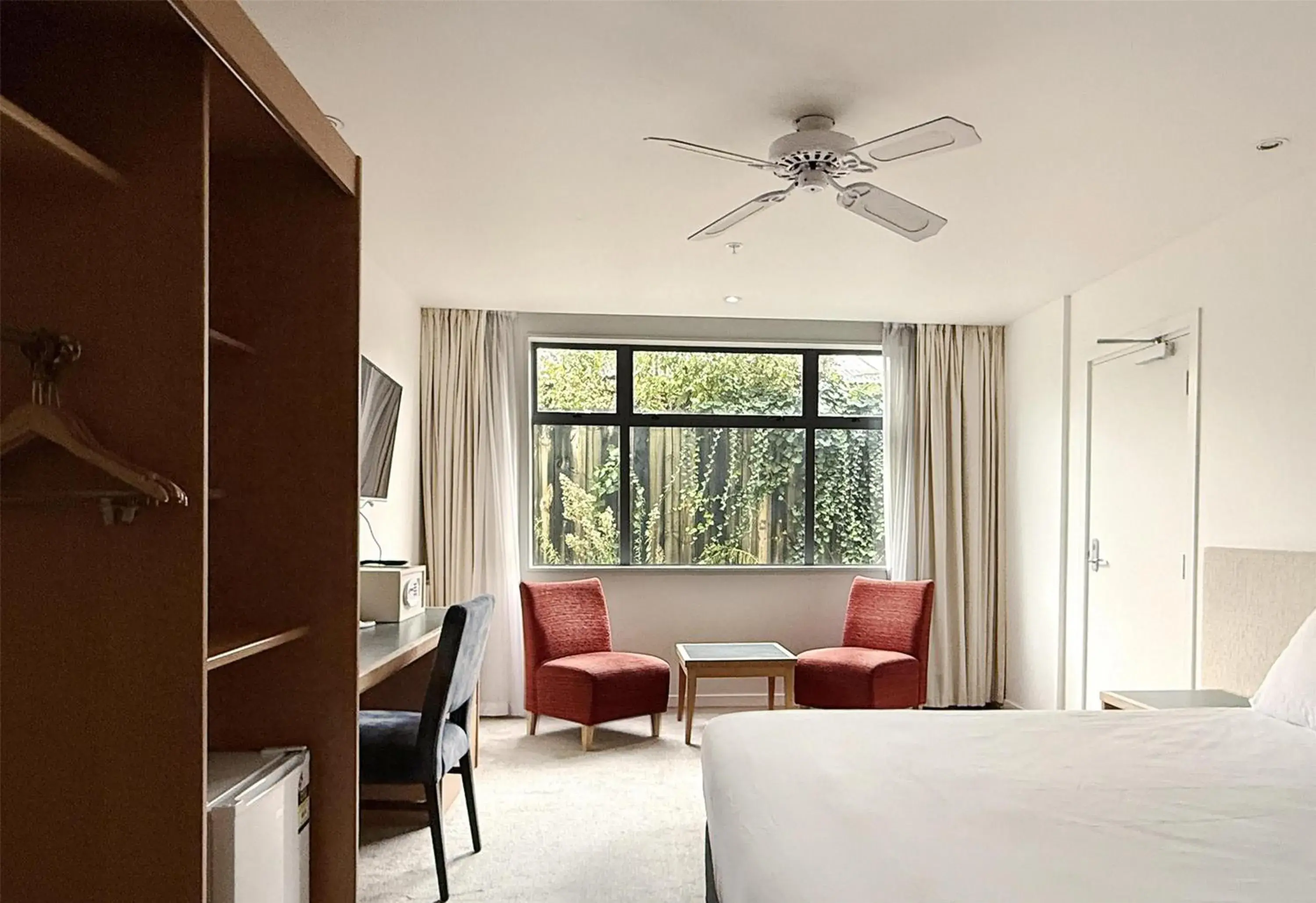 Bedroom, Bed in Sudima Hotel Lake Rotorua Bedroom, Bed in Sudima Hotel Lake Rotorua