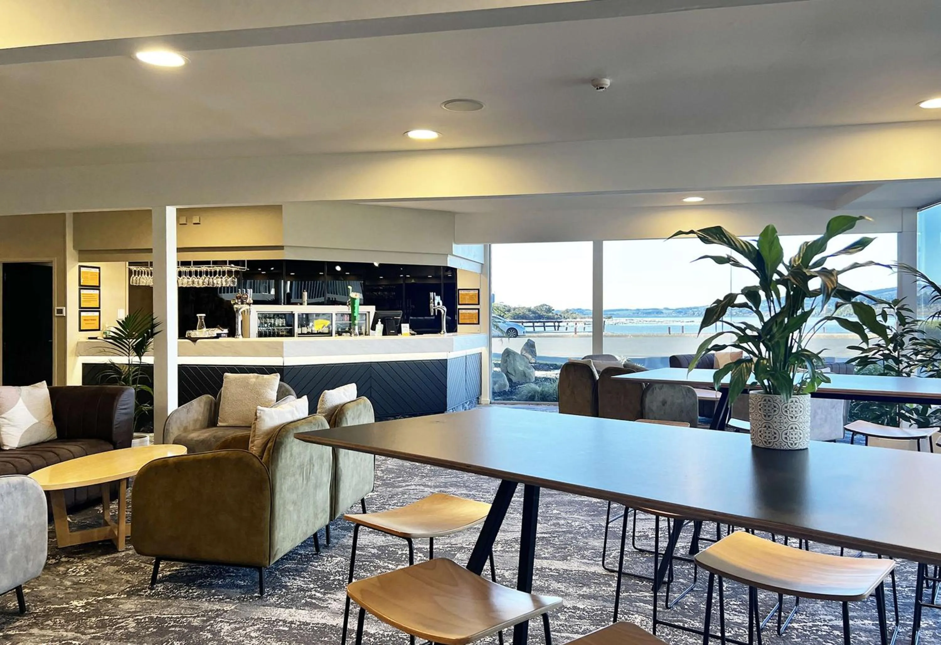 Lounge or bar in Sudima Hotel Lake Rotorua