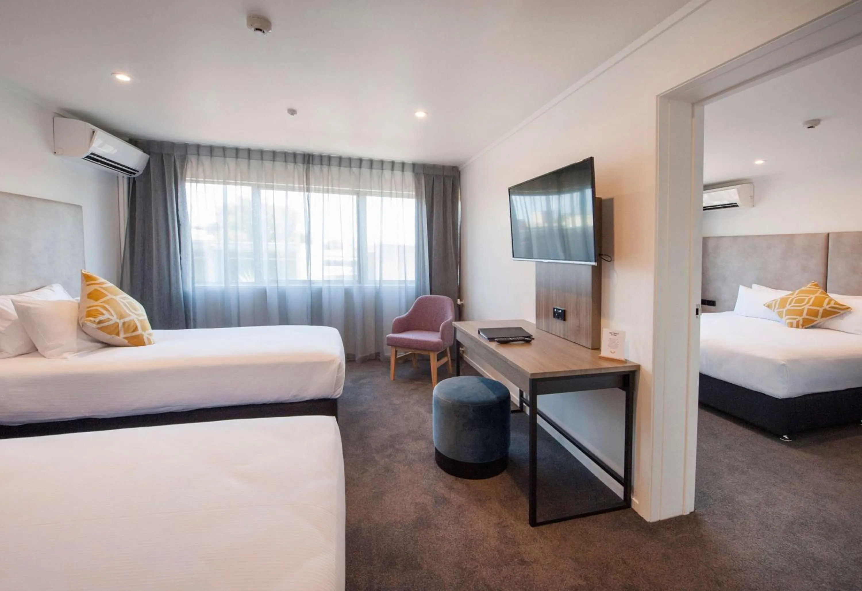 Bedroom, Bed in Sudima Hotel Lake Rotorua