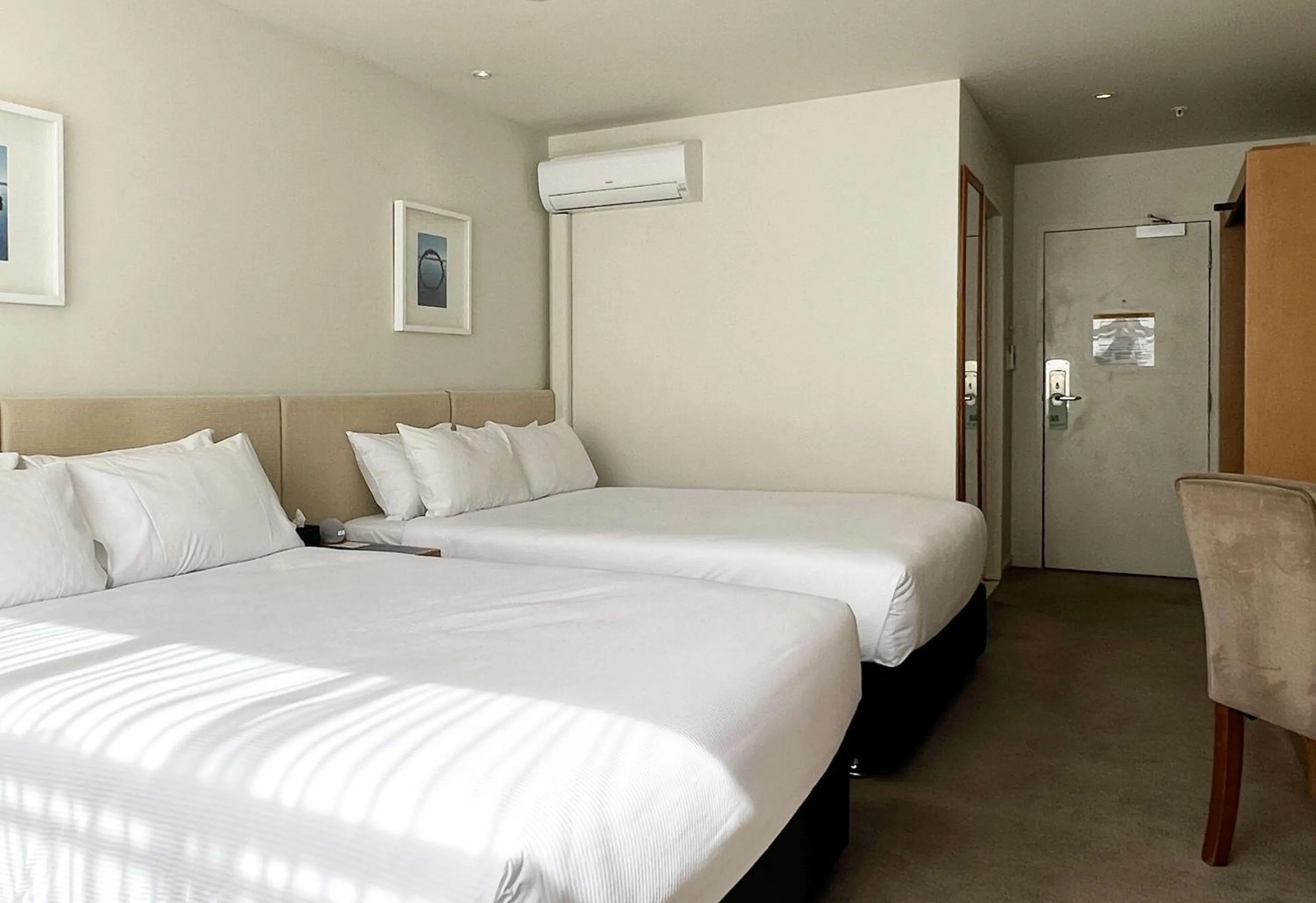 Bedroom, Bed in Sudima Hotel Lake Rotorua