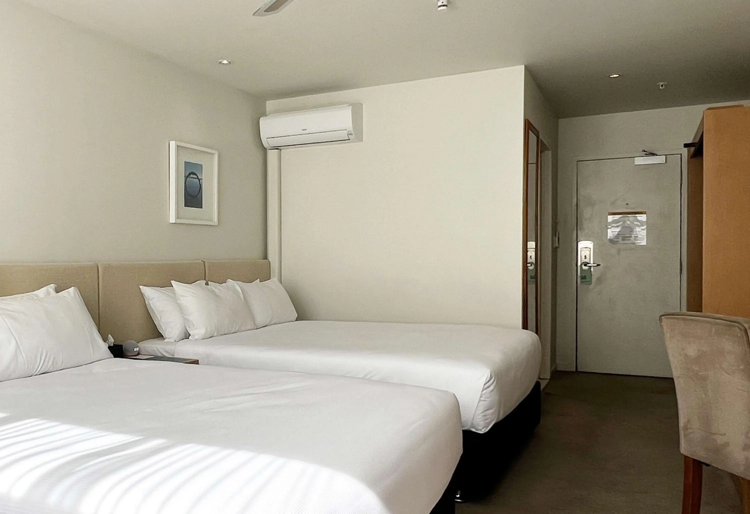 Bedroom, Bed in Sudima Hotel Lake Rotorua