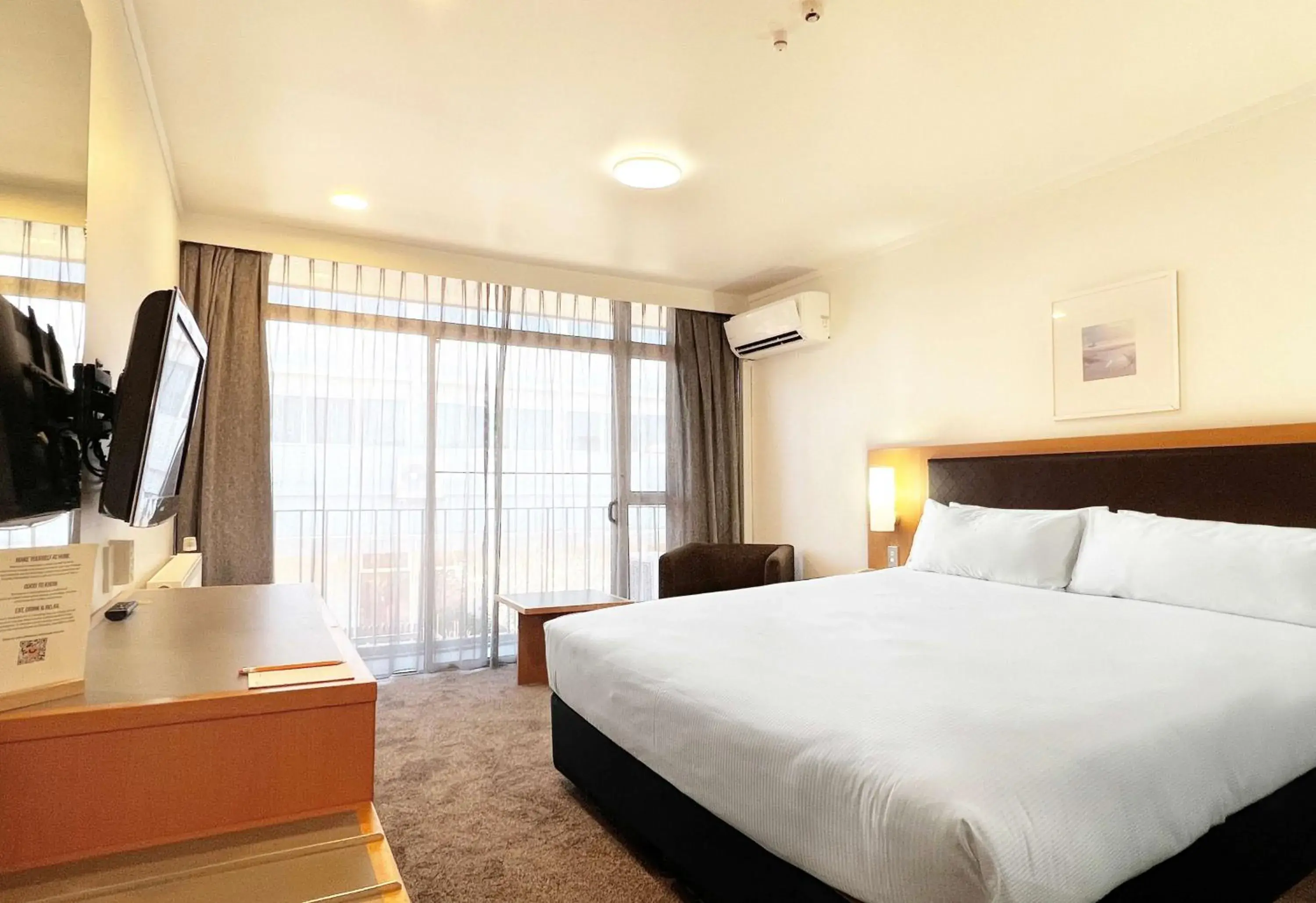 Bedroom, Bed in Sudima Hotel Lake Rotorua Bedroom, Bed in Sudima Hotel Lake Rotorua