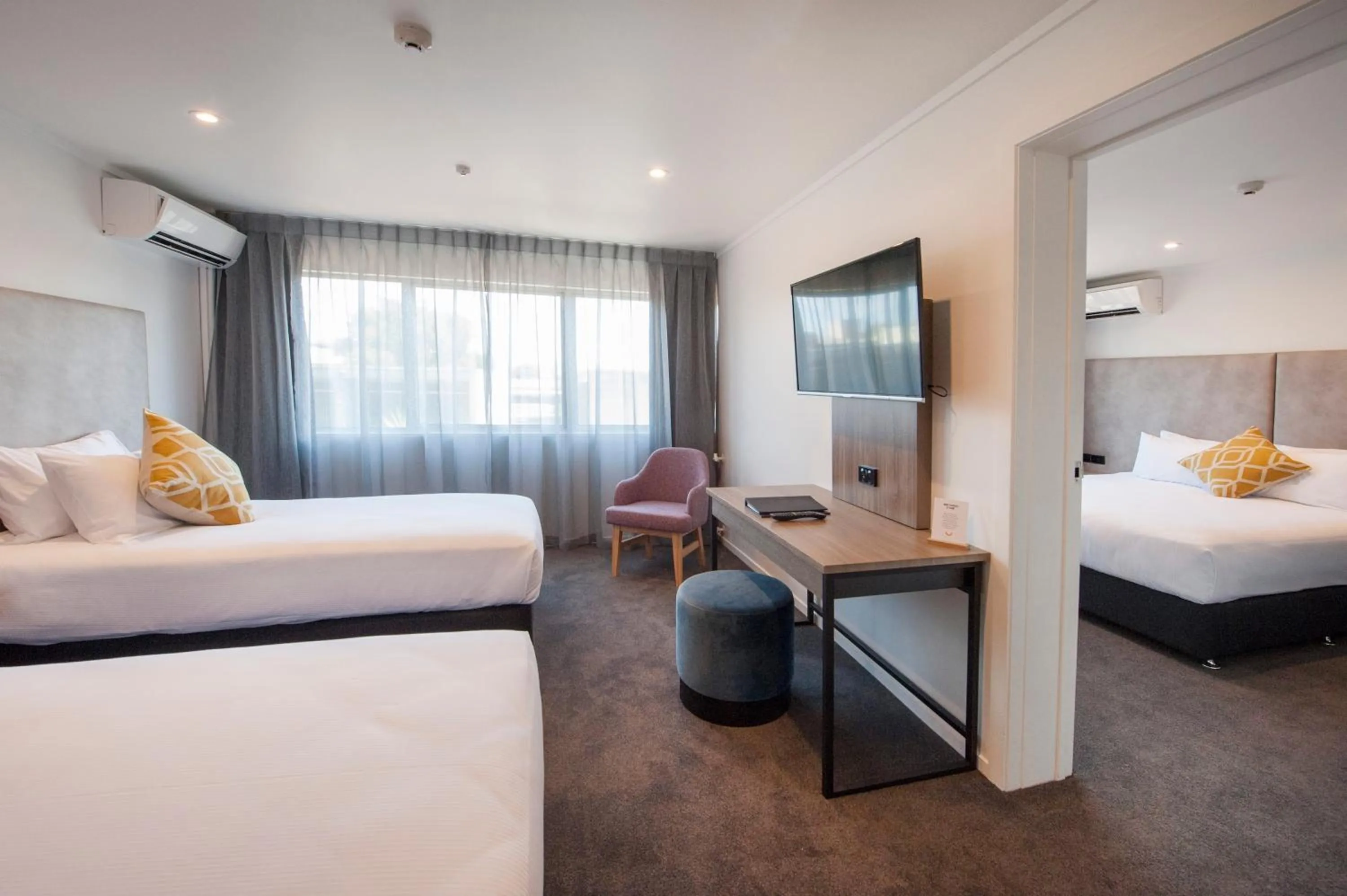 Bed in Sudima Hotel Lake Rotorua