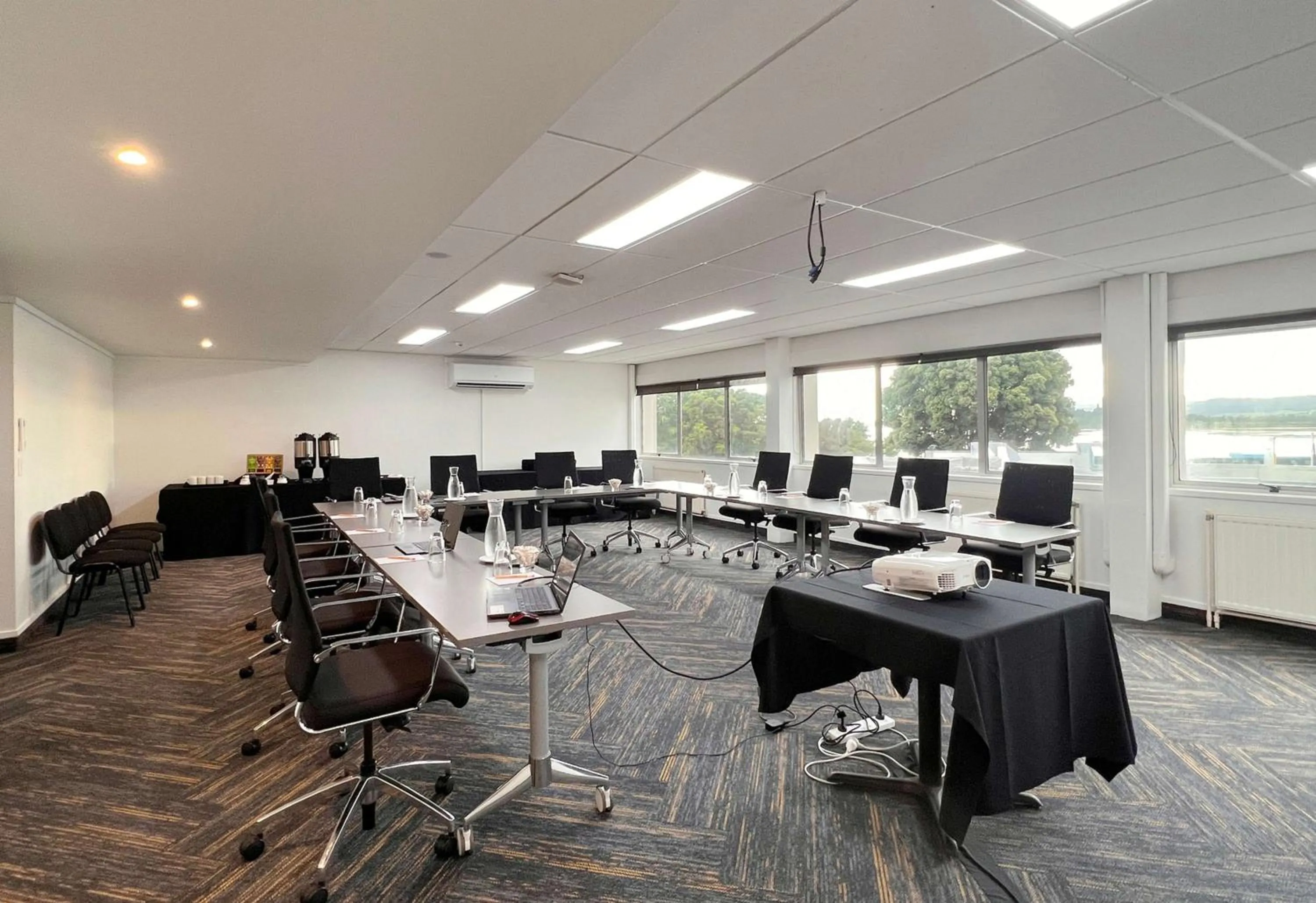 Meeting/conference room in Sudima Hotel Lake Rotorua