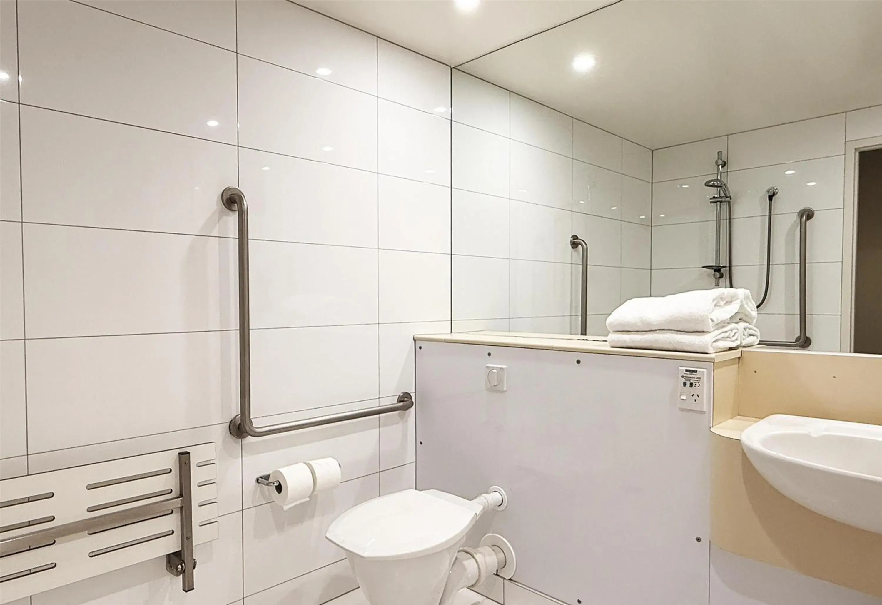 Bedroom in Sudima Hotel Lake Rotorua Bedroom in Sudima Hotel Lake Rotorua