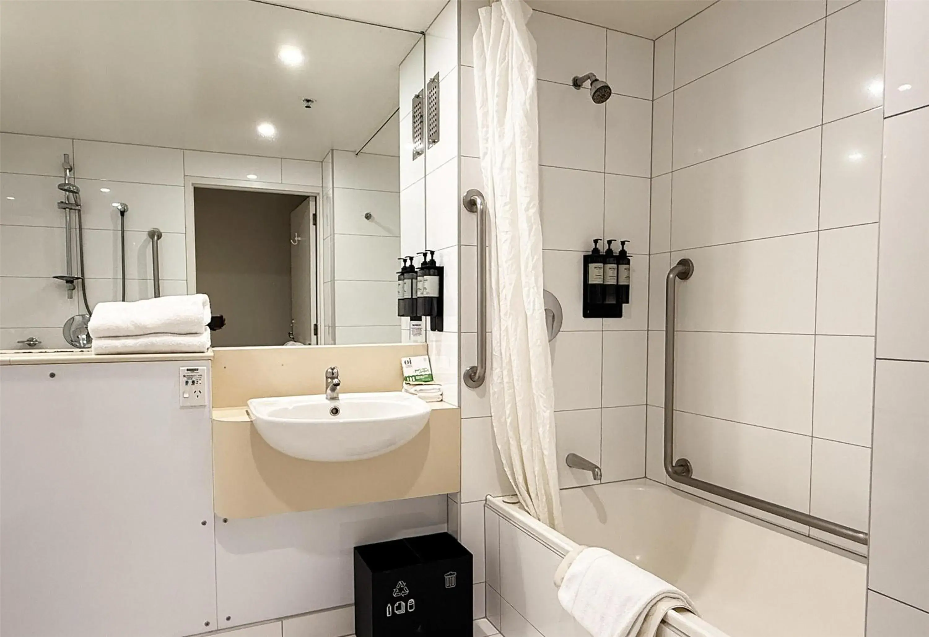 Bedroom in Sudima Hotel Lake Rotorua Bedroom in Sudima Hotel Lake Rotorua