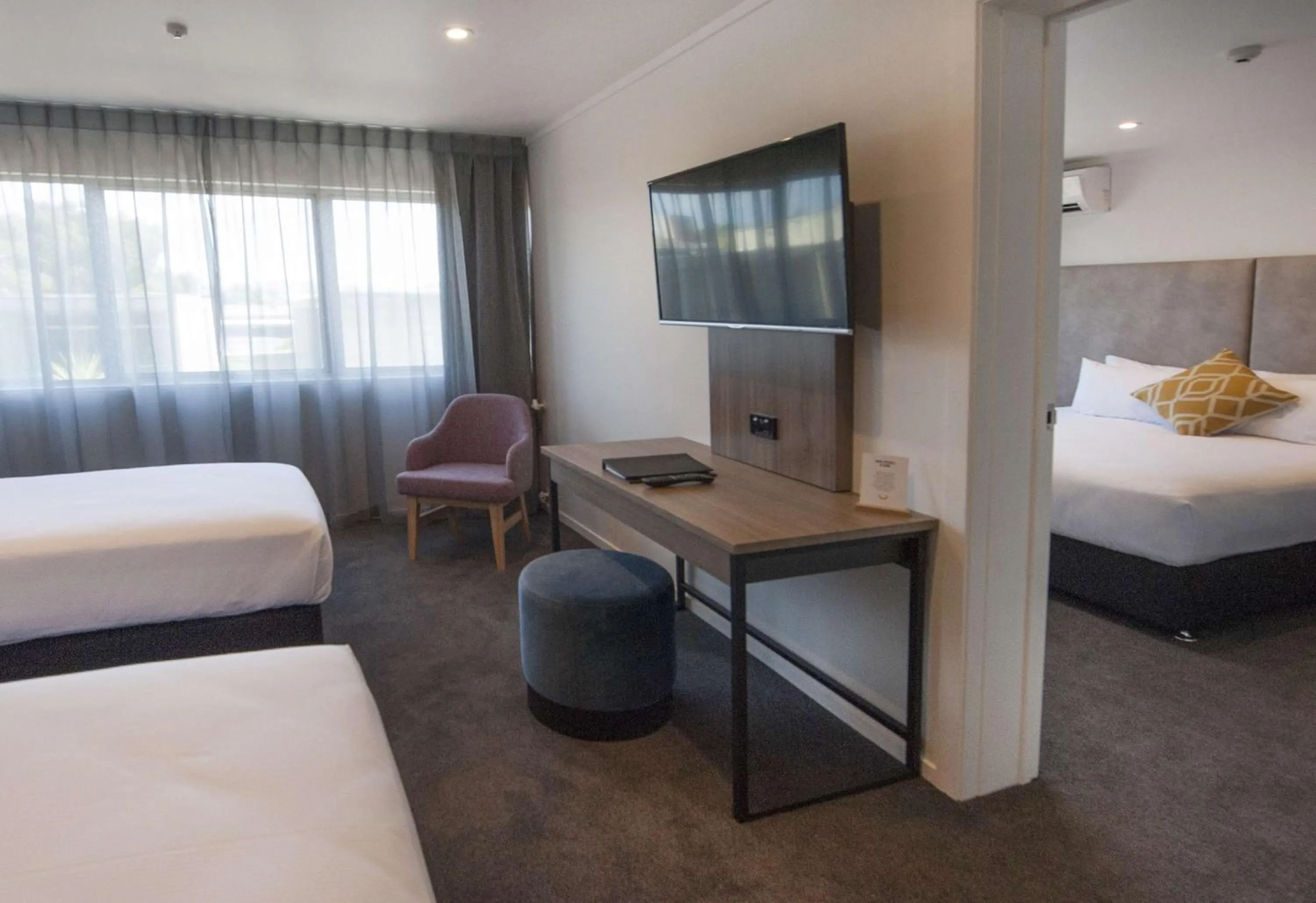 Bedroom, Bed in Sudima Hotel Lake Rotorua