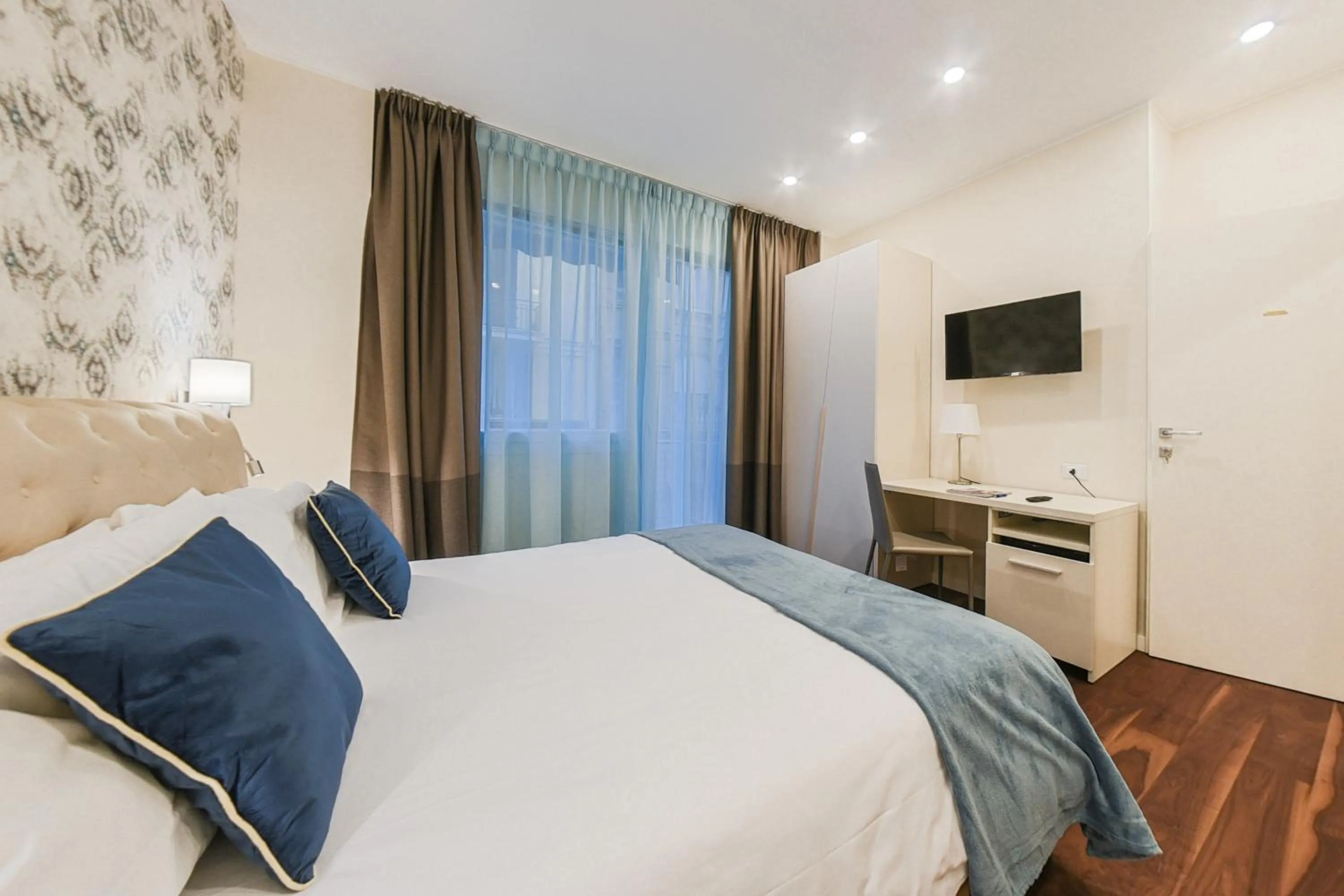 TV and multimedia, Bed in B&B H68