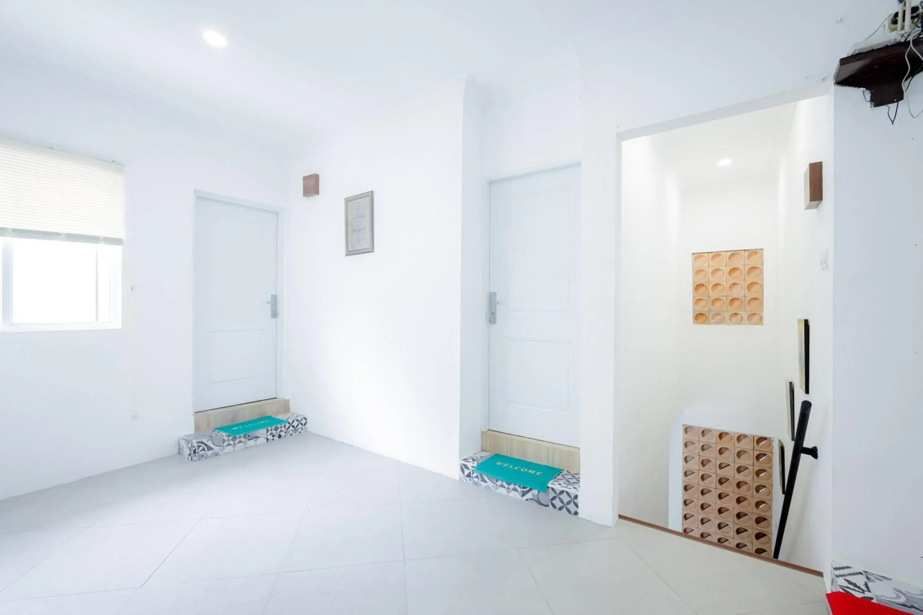 Property building in RedDoorz Plus at Jalan Gatot Subroto Jakarta Property building in RedDoorz Plus at Jalan Gatot Subroto Jakarta