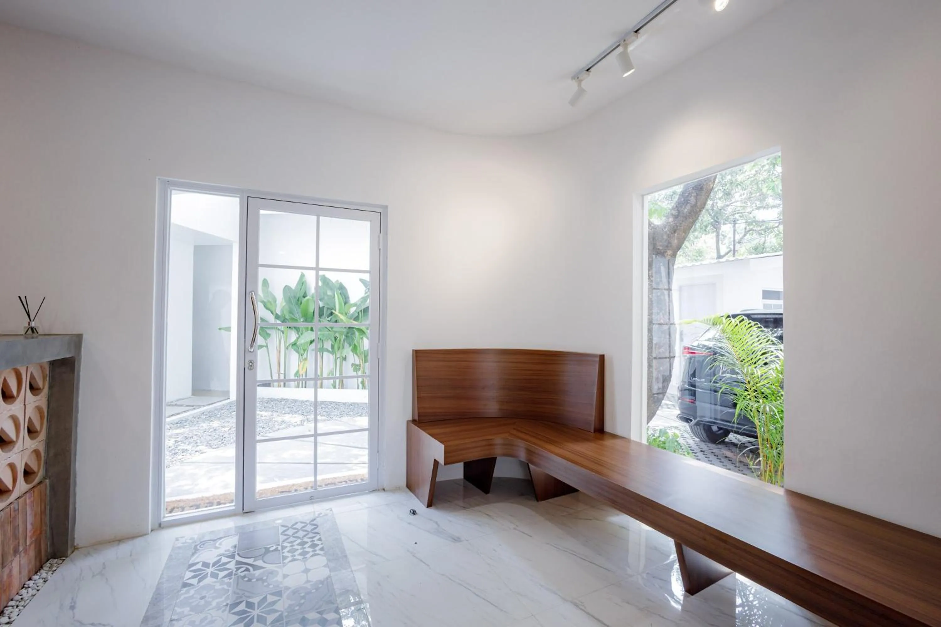 Property building in RedDoorz Plus at Jalan Gatot Subroto Jakarta