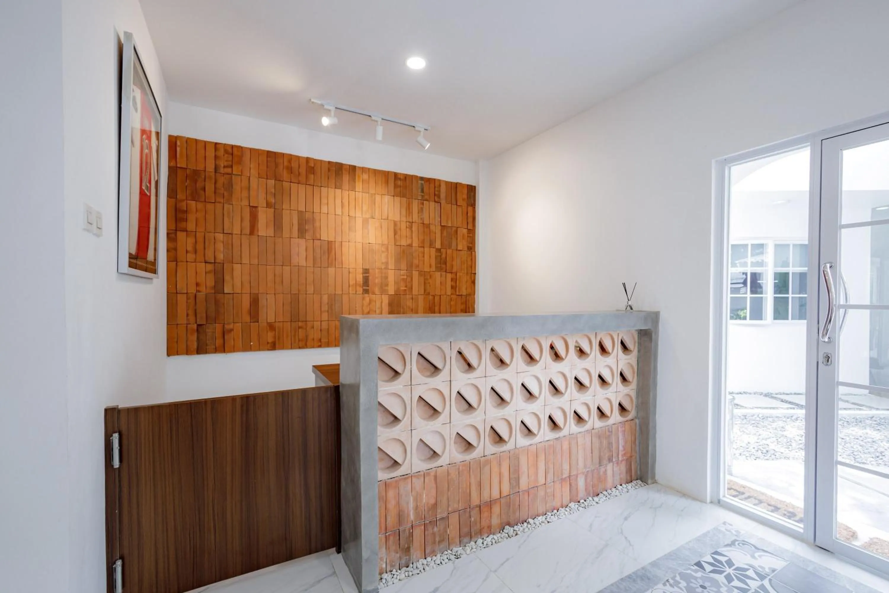 Property building in RedDoorz Plus at Jalan Gatot Subroto Jakarta