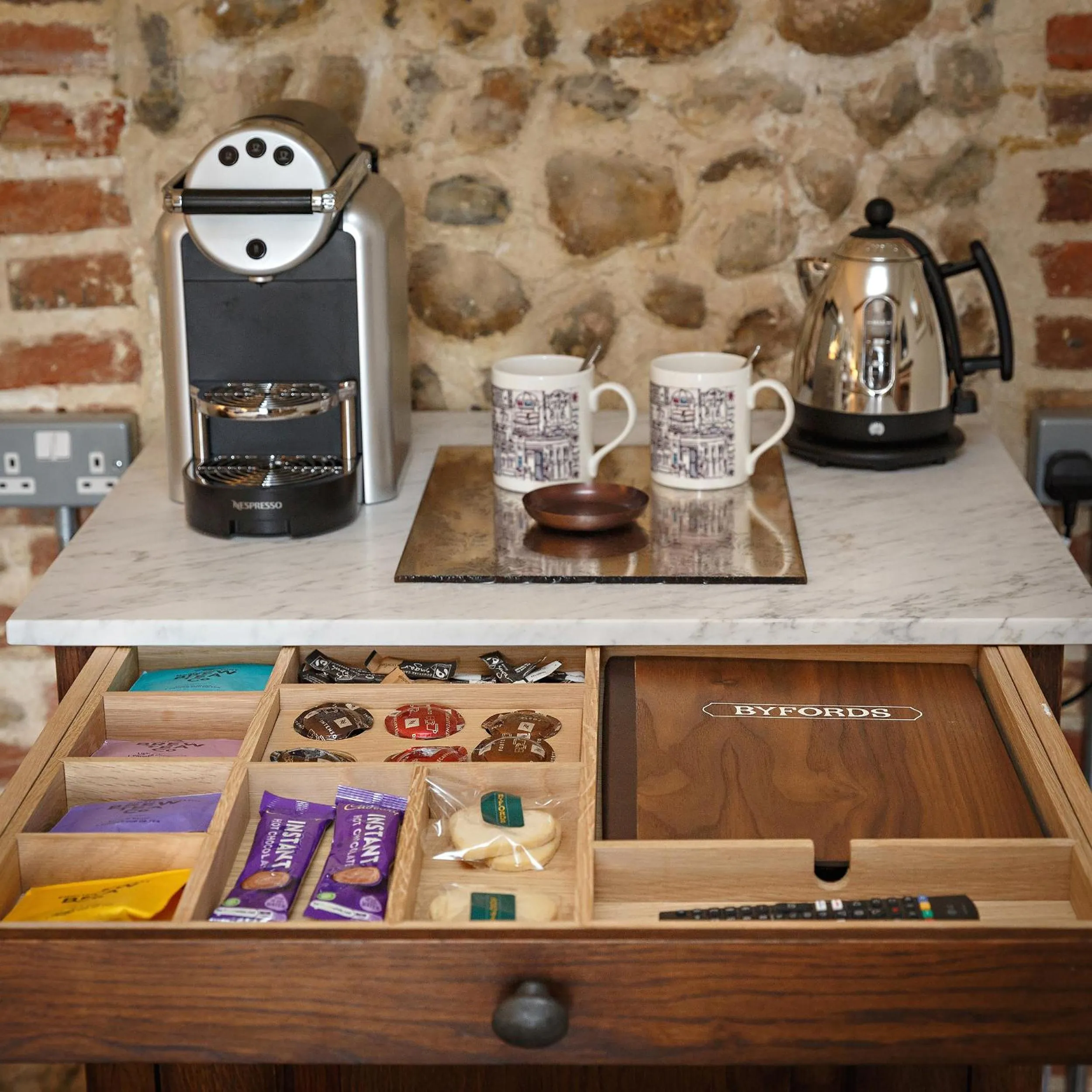 Coffee/tea facilities in Byfords