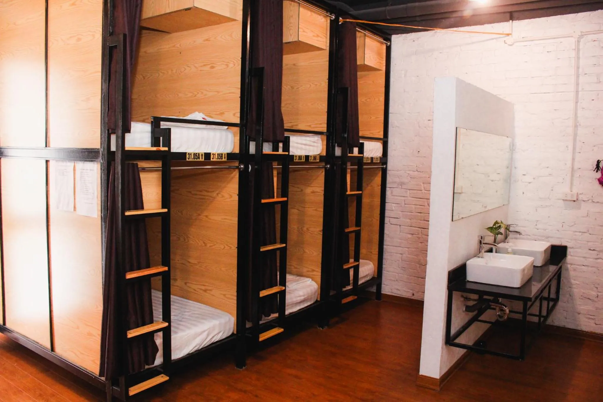 bunk bed, Bed in AROMA Ha Long Hotel