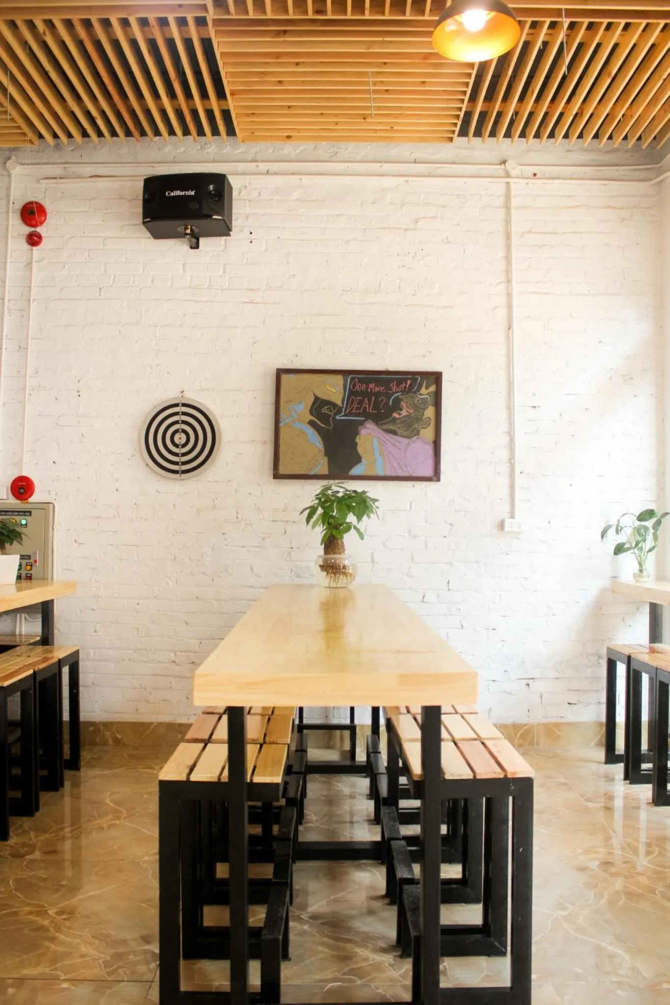 Seating area in AROMA Ha Long Hotel