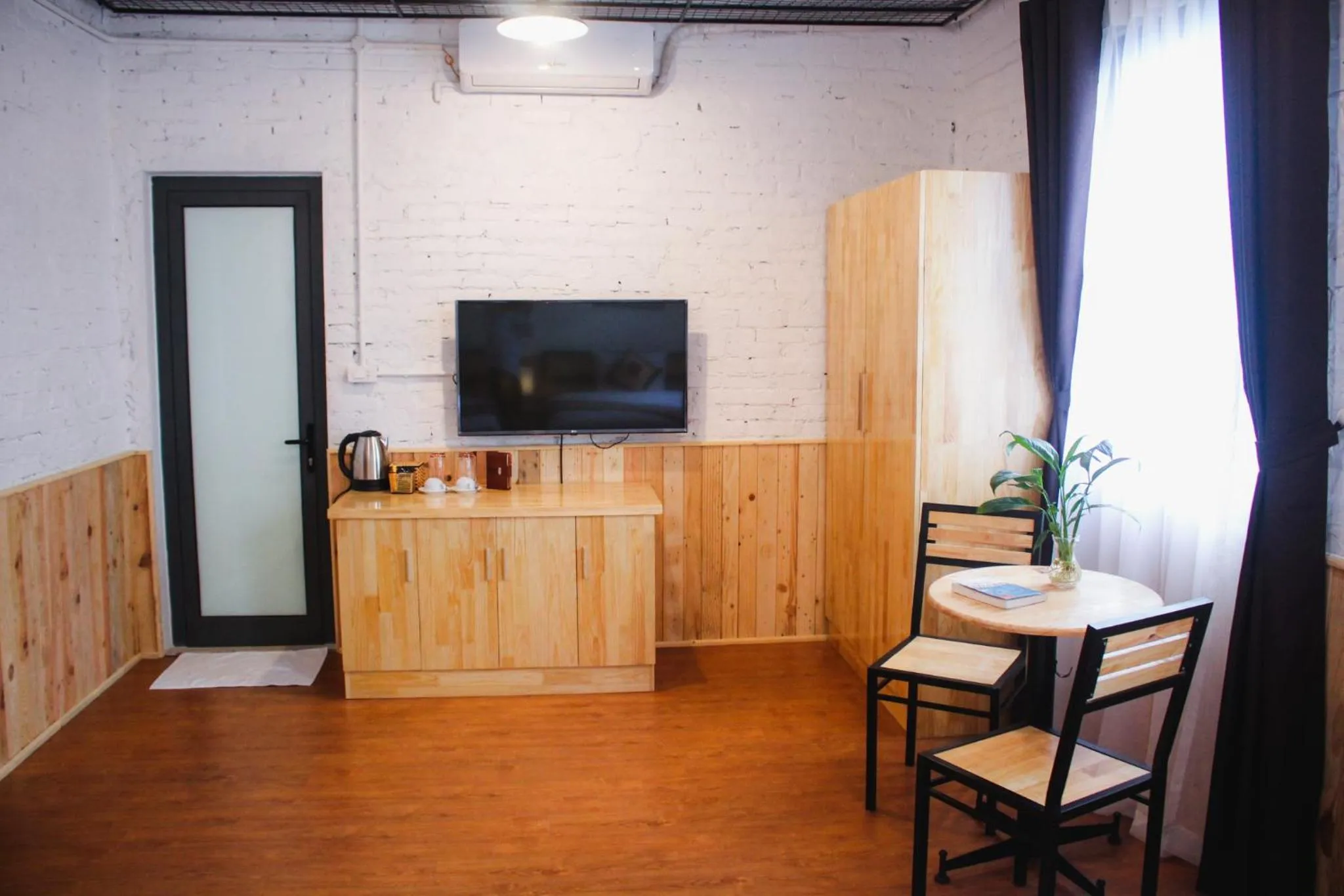 TV and multimedia in AROMA Ha Long Hotel