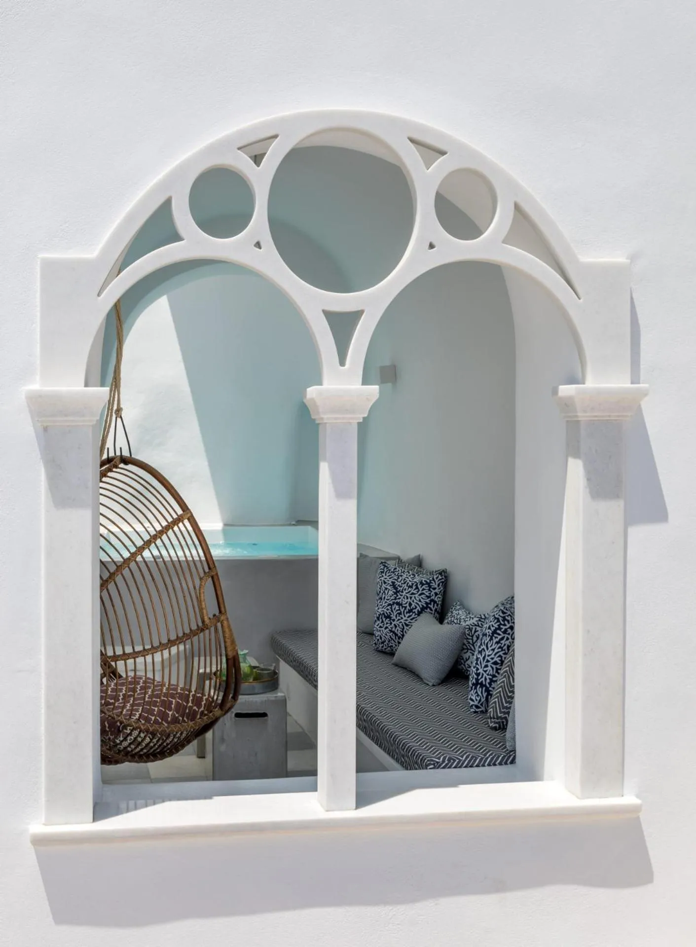 Hot Tub in Namaste Suites by Oias Local Cavehouses