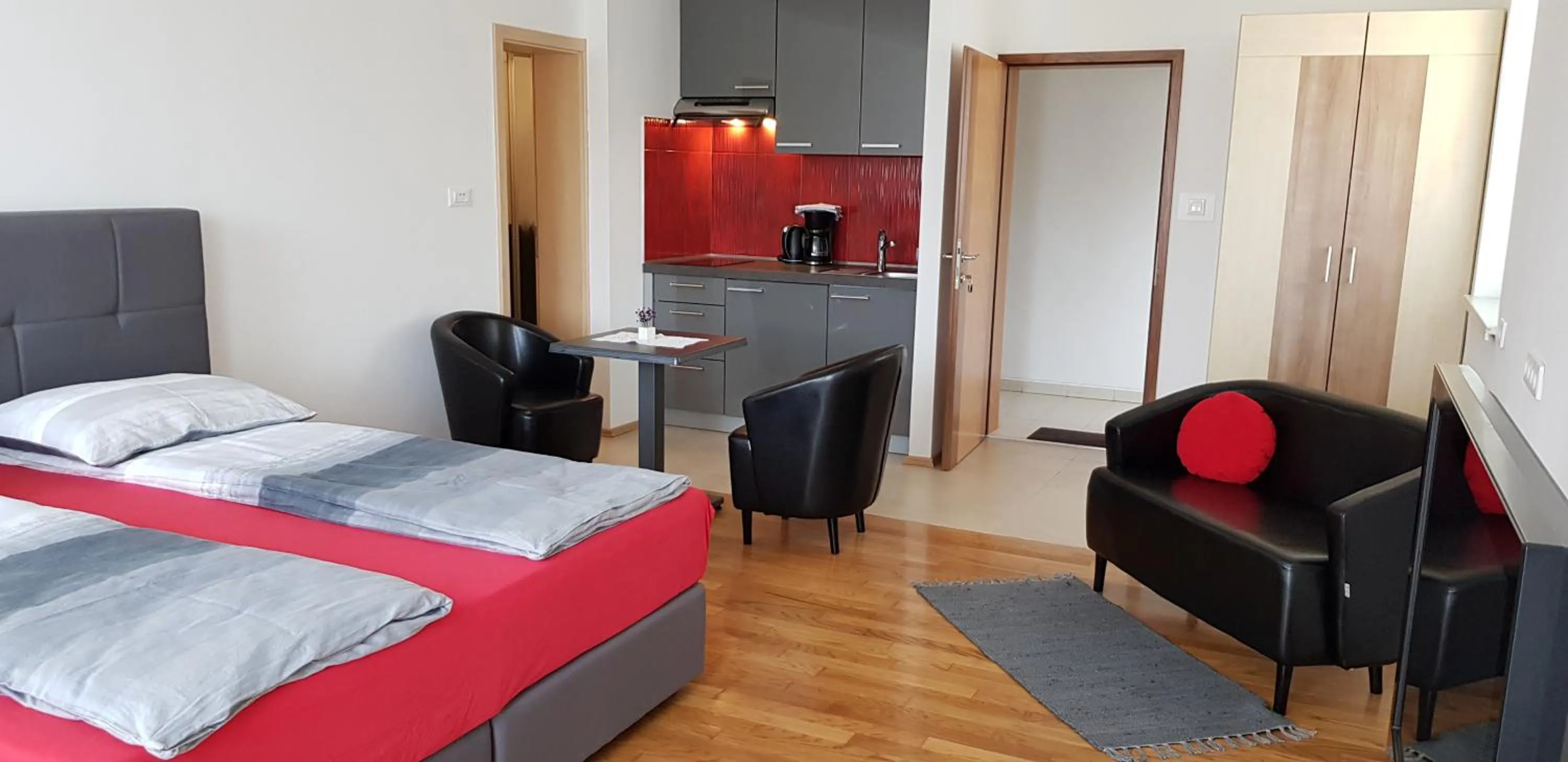 Vila Ema Apartments and Rooms