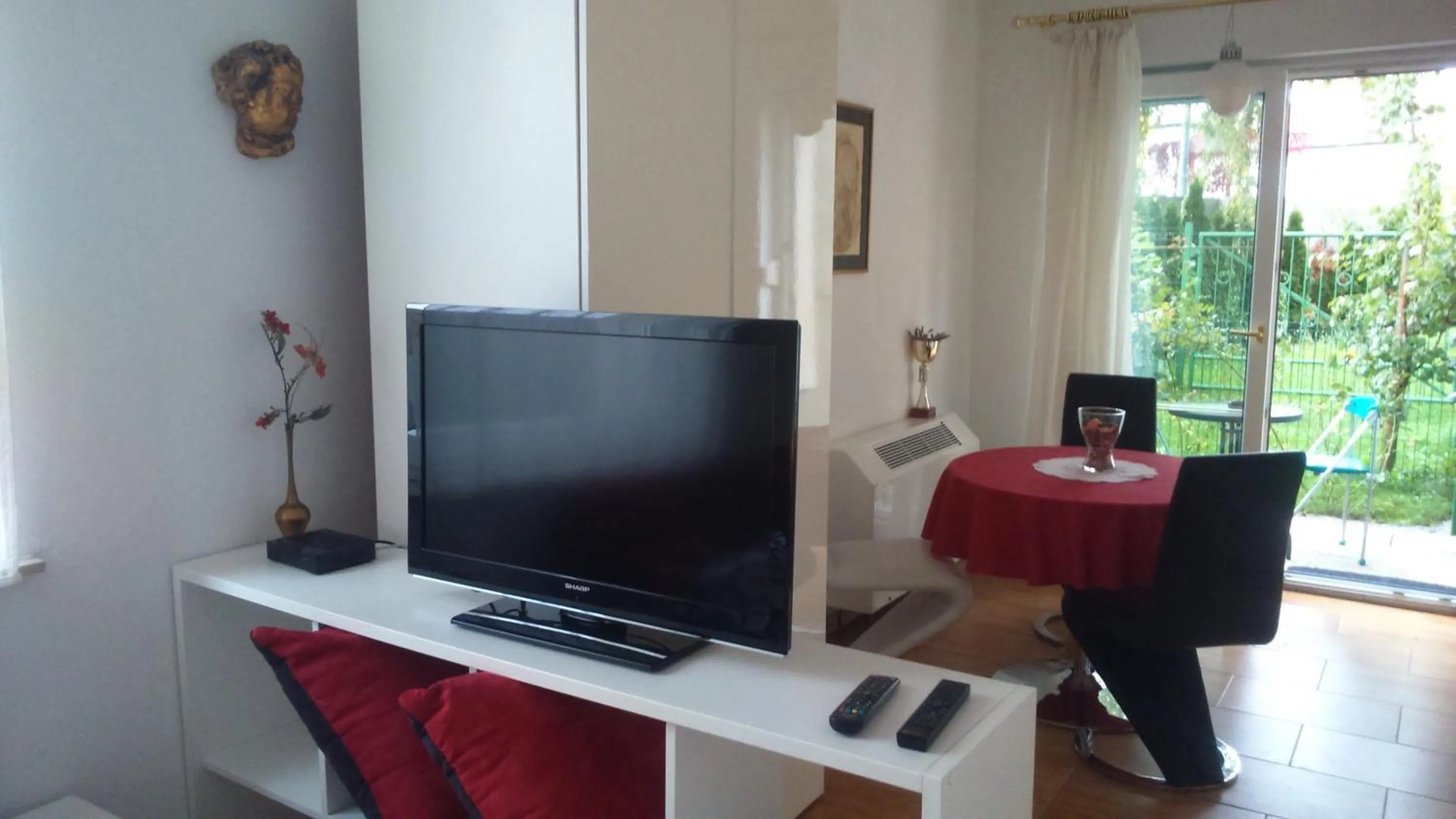 Studio with Terrace in Vila Ema Apartments and Rooms
