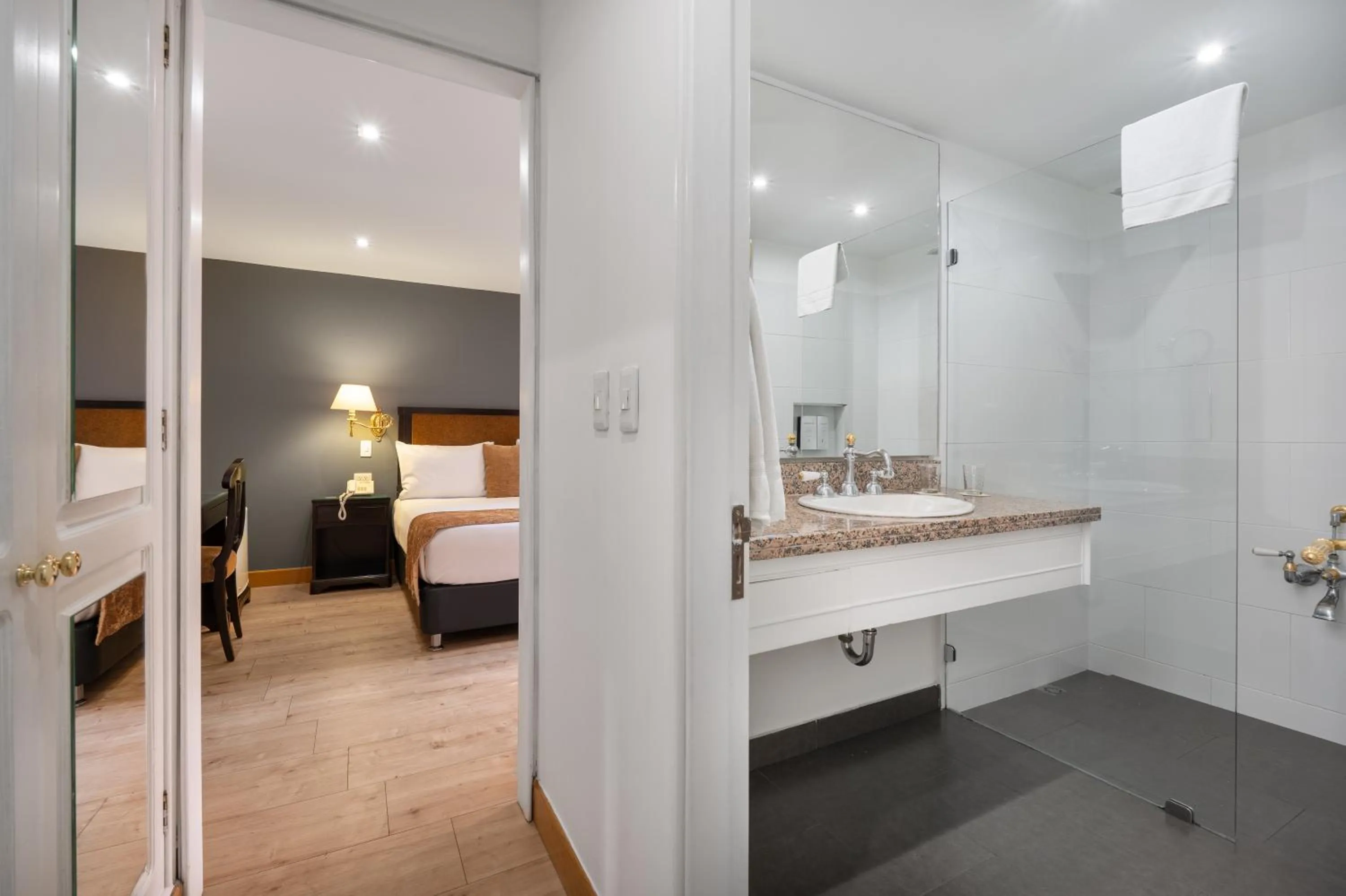 Bed in Hotel Le Manoir Bogotá