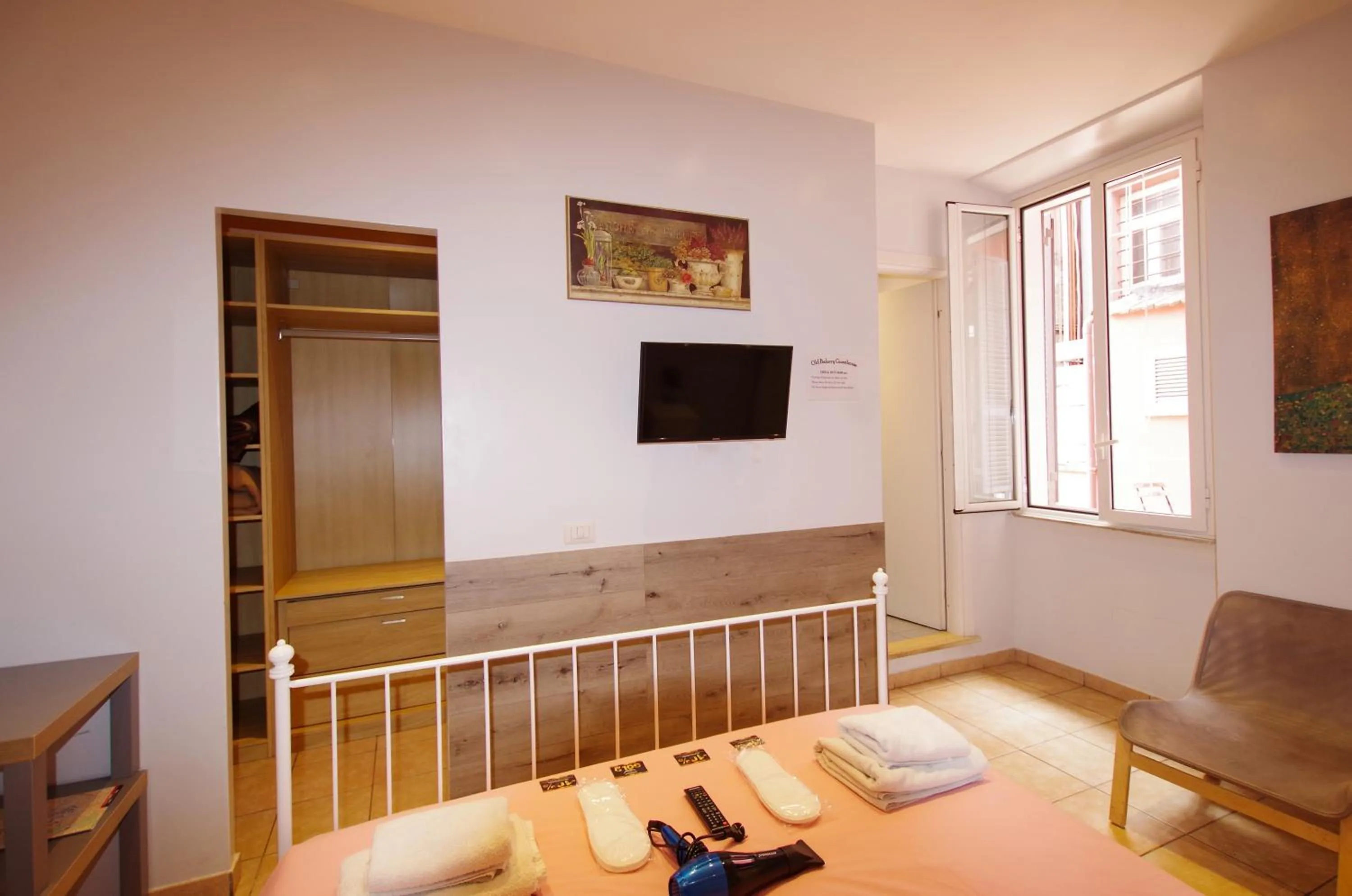 Bed in Old Bakery Rome GuestHouse