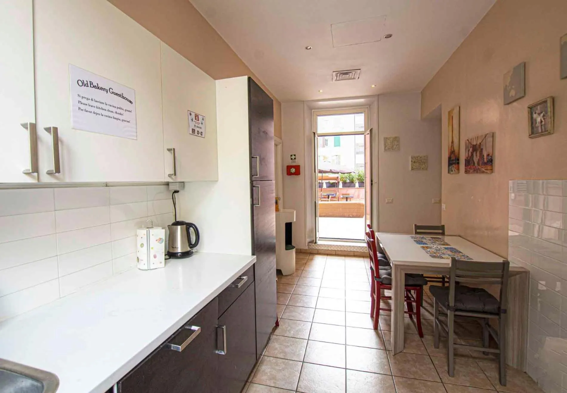 Kitchen or kitchenette in Old Bakery Rome GuestHouse