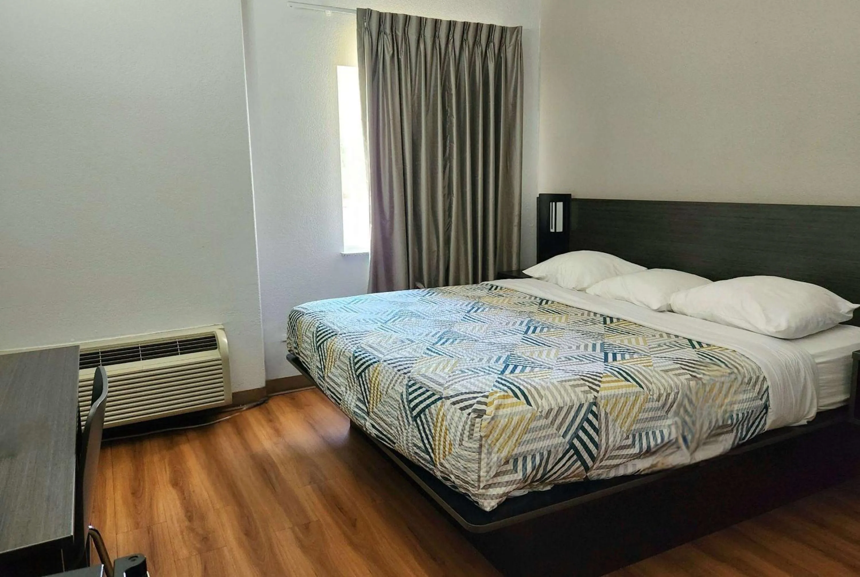 Photo of the whole room in Baymont by Wyndham San Antonio Airport