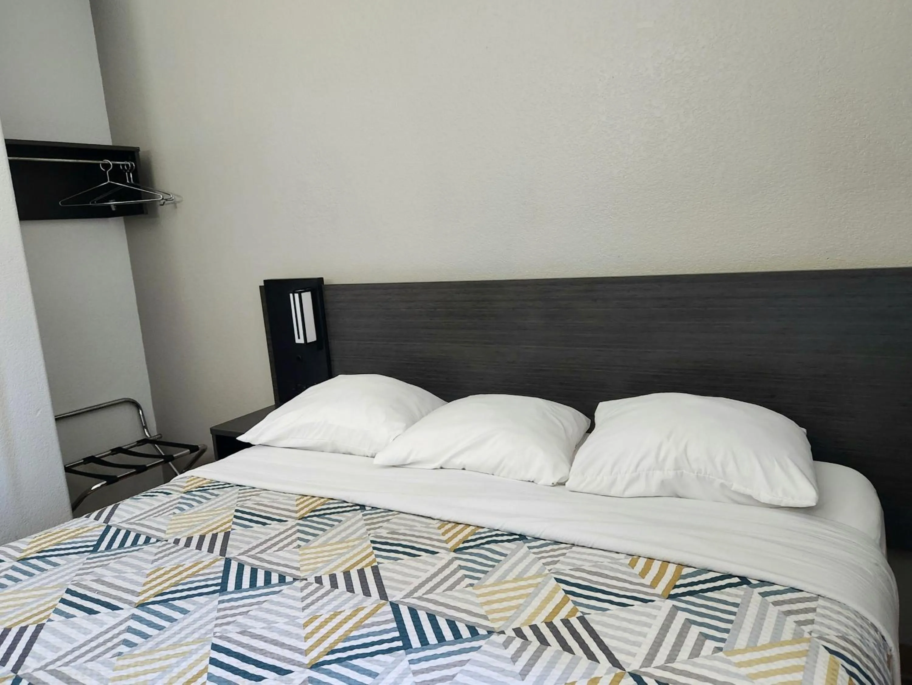 Bedroom in Baymont by Wyndham San Antonio Airport