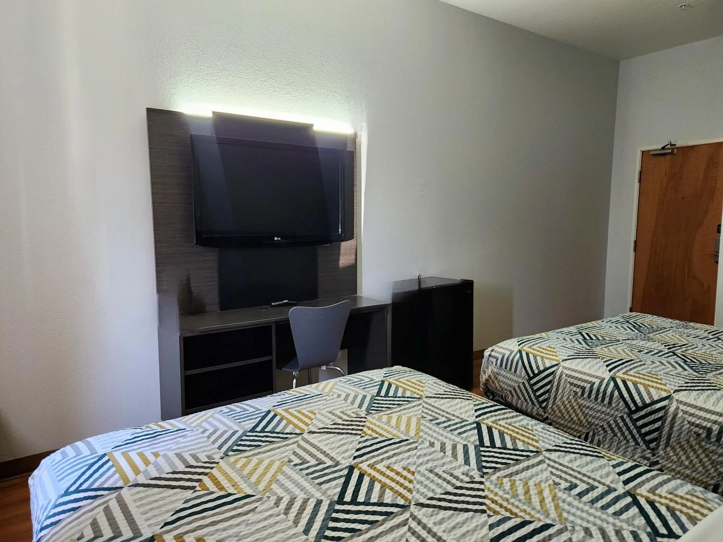 Bedroom in Baymont by Wyndham San Antonio Airport