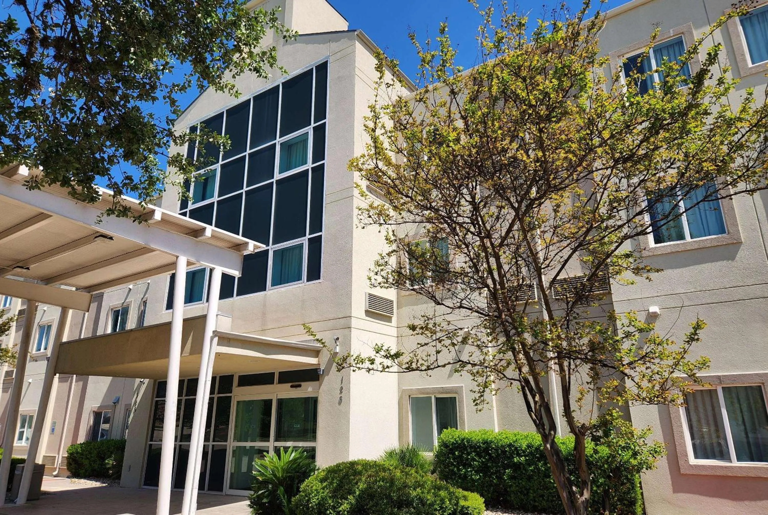 Property building in Baymont by Wyndham San Antonio Airport