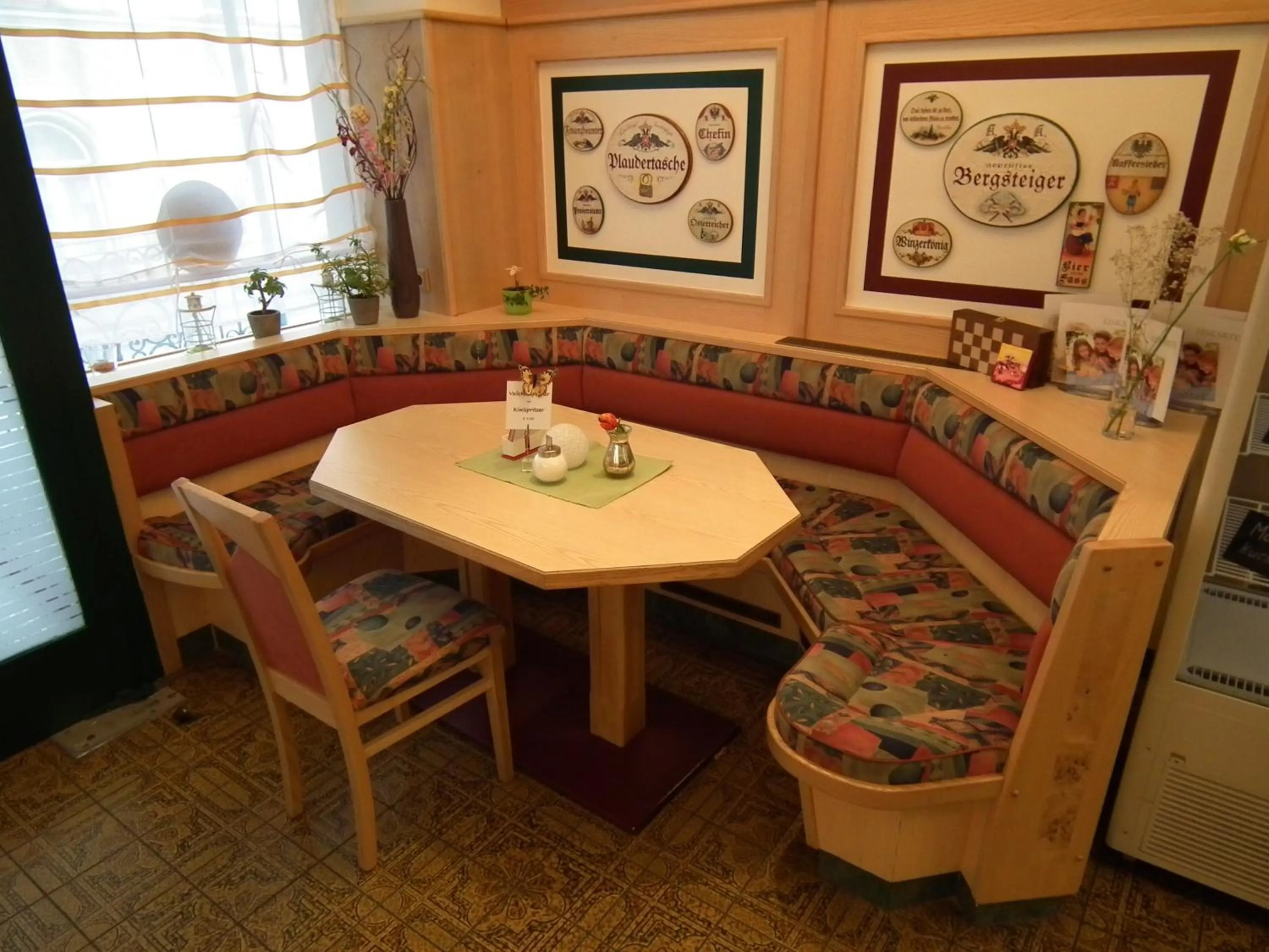 Restaurant/places to eat in Hotel die Traube