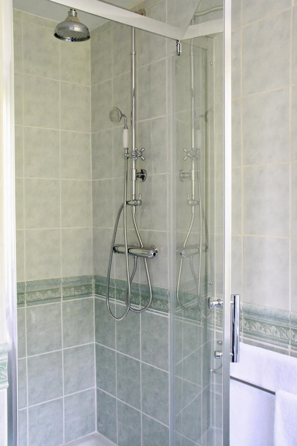 Shower in Maison Boulvern