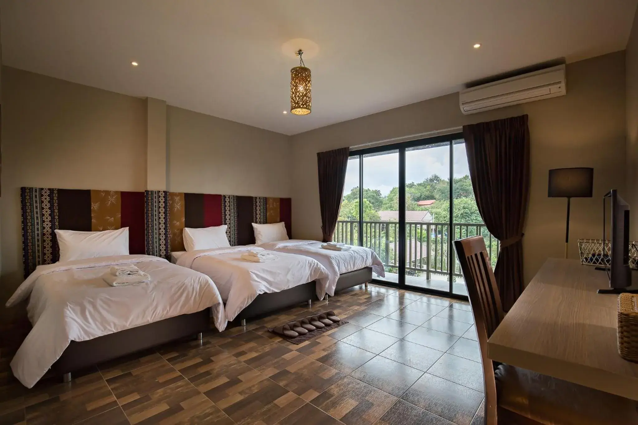 Mountain view, Bed in Thanburi resort Mountain view, Bed in Thanburi resort