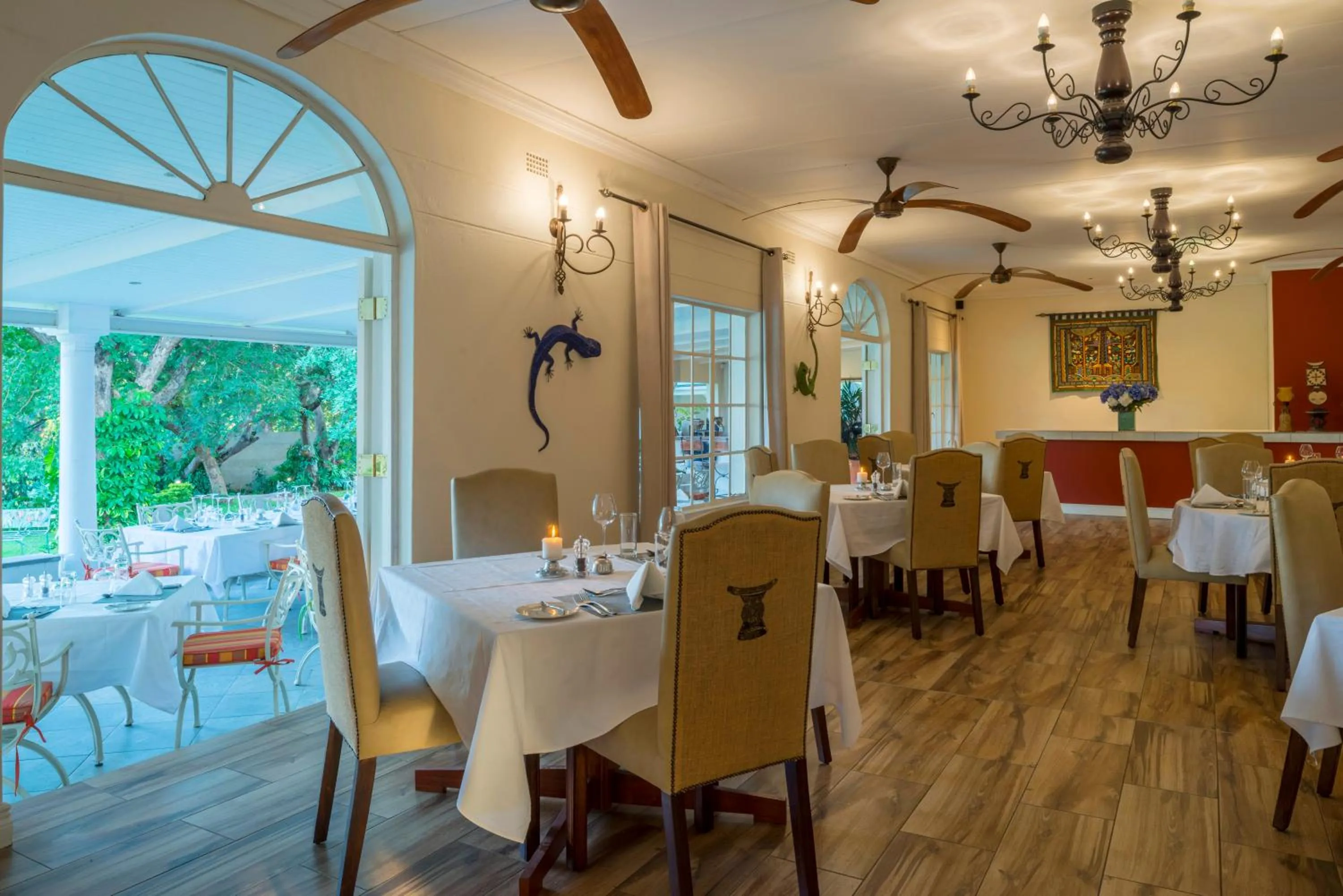 Restaurant/places to eat in Batonka Guest Lodge