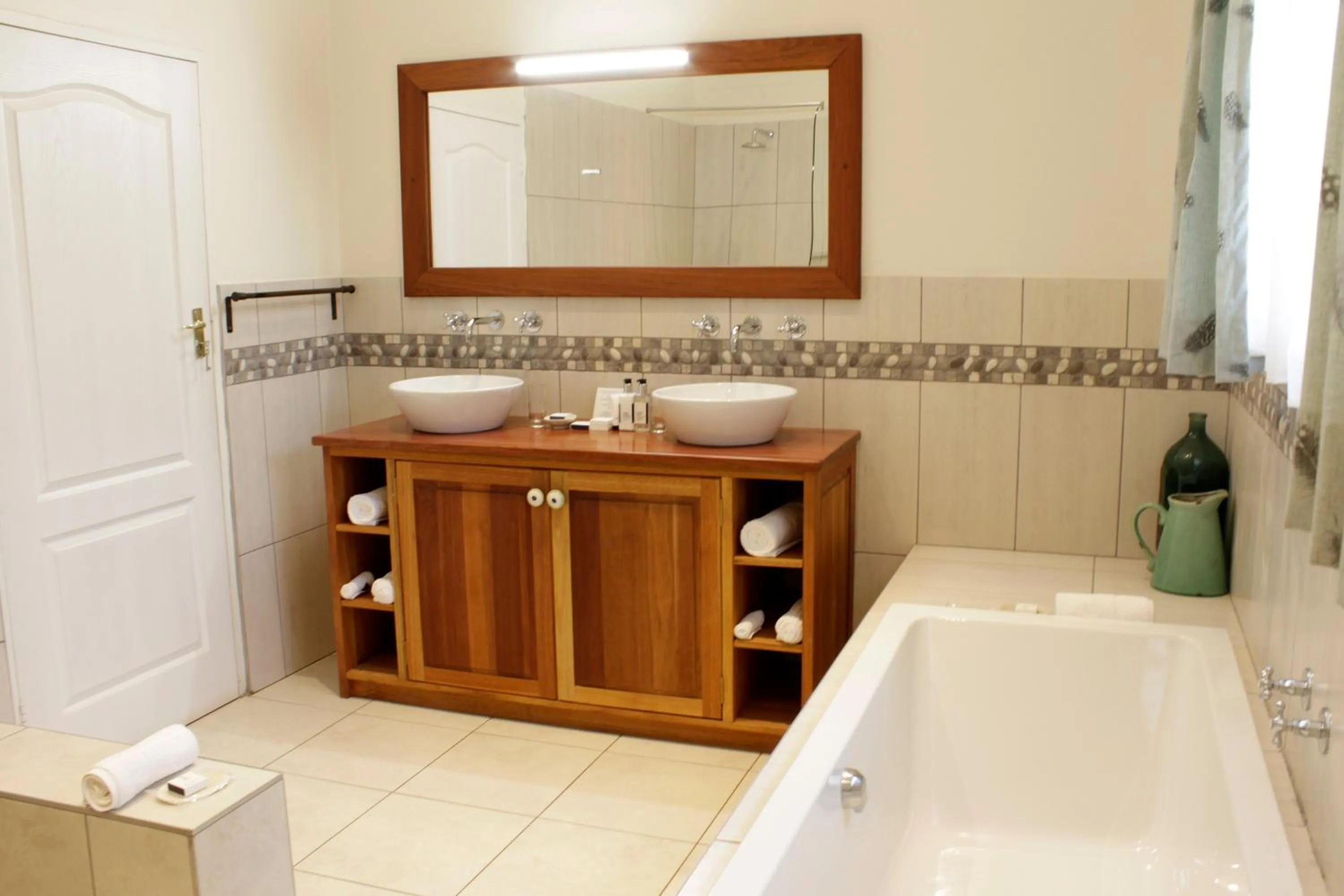 Bathroom in Batonka Guest Lodge