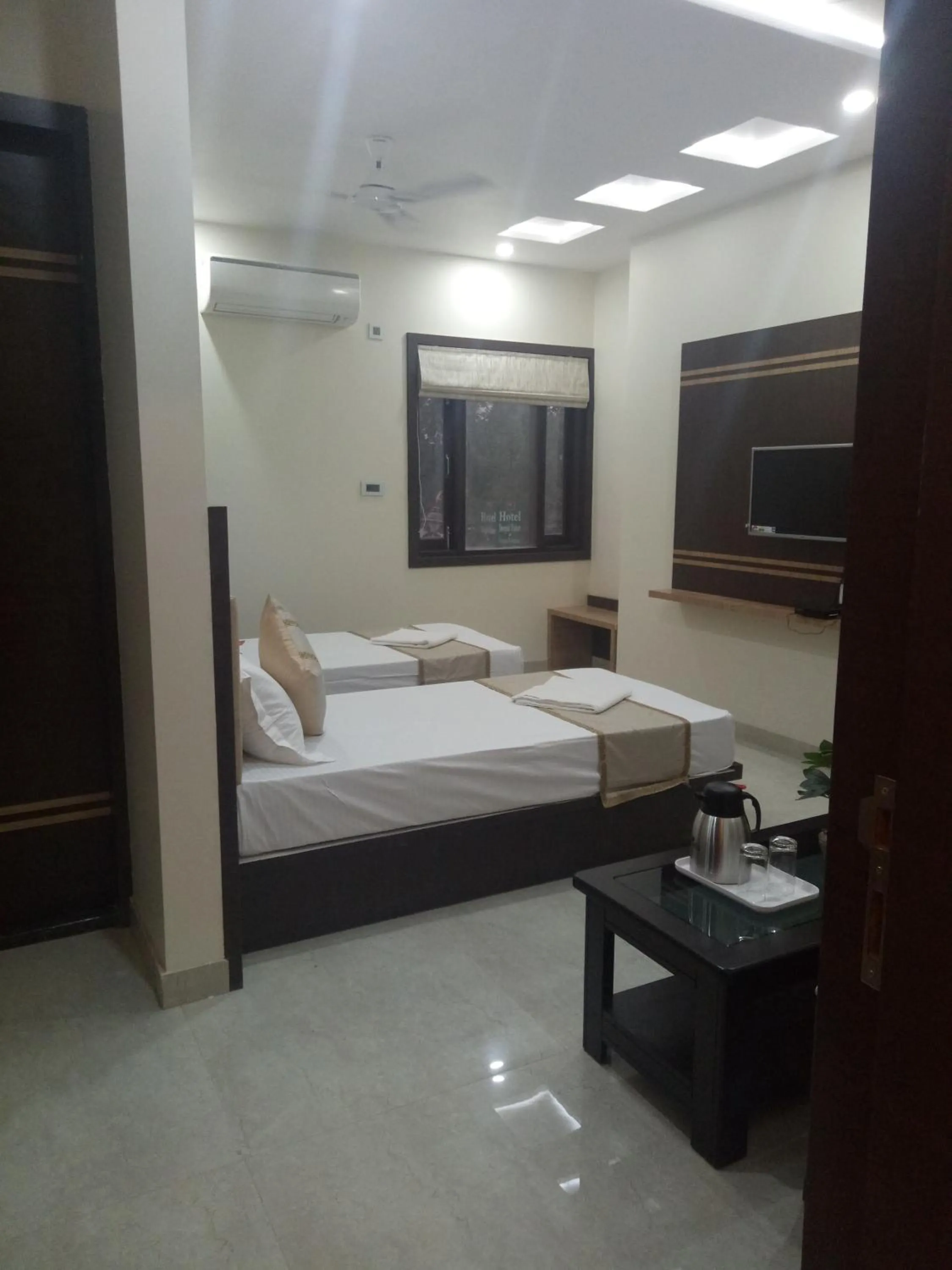 Photo of the whole room in Vandana Residency