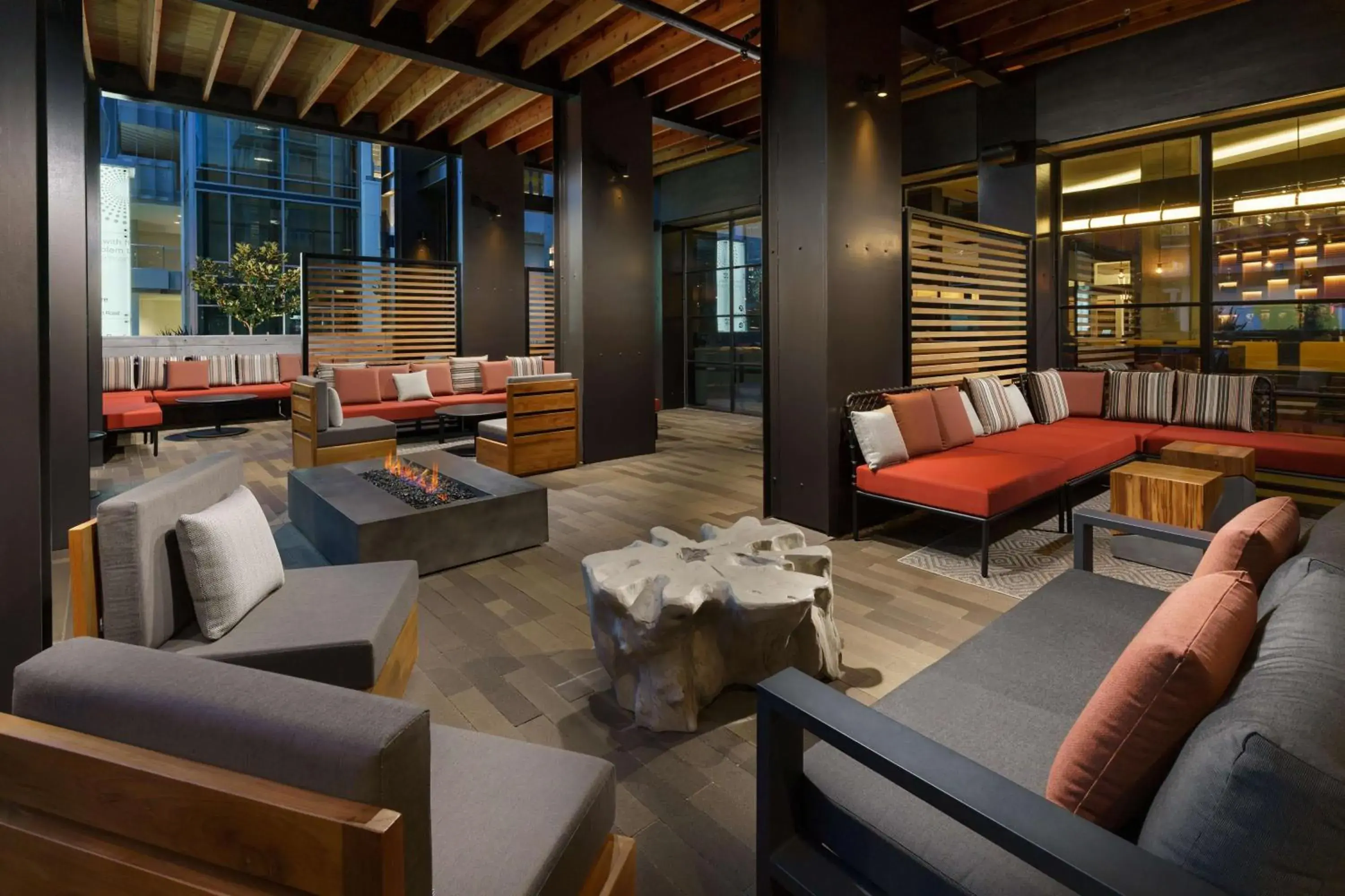 Lounge or bar in Hyatt Centric Mountain View Lounge or bar in Hyatt Centric Mountain View