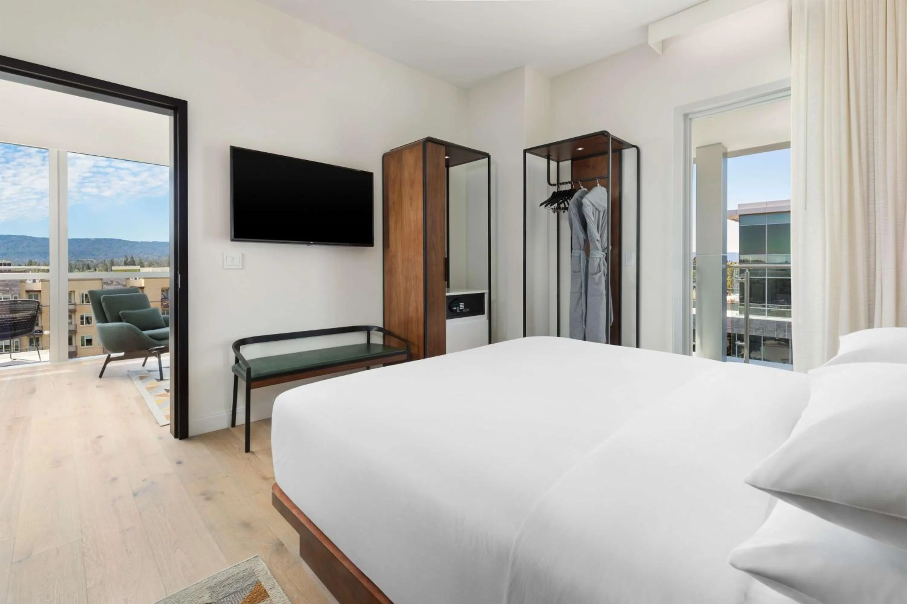 TV and multimedia, Bed in Hyatt Centric Mountain View